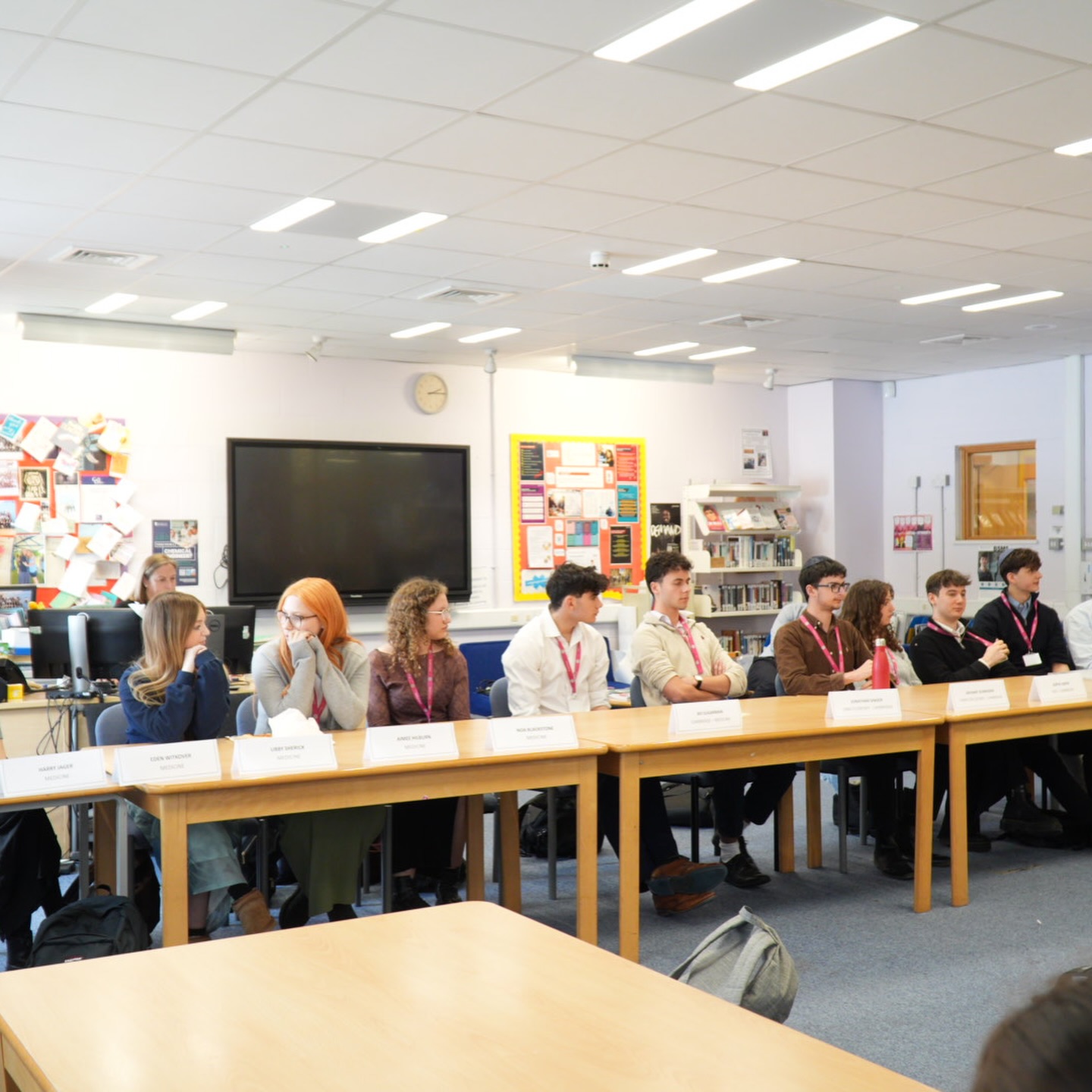 Today, Year 12 students who are considering making an early application to Oxbridge, medicine, dentistry, or veterinary medicine were fortunate to hear from the current Year 13 Oxbridge and medicine offer holders. They gained a useful insight into the application process and were given advice on how students selected their colleges and how they prepared for individual admissions tests and interviews. They also gave advice on how to use the summer period effectively for preparation.
Thank you to the Year 13’s for their support and we wish them all the best for the future beyond JFS.