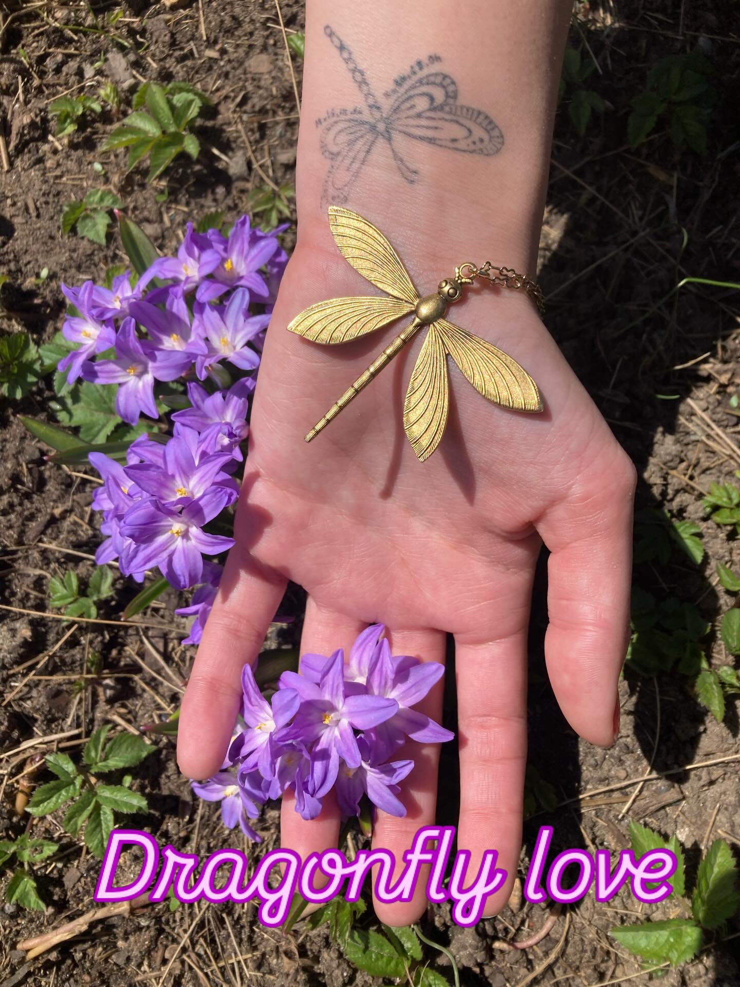 Paying homage to the beautiful Dragonfly 🌿💜 @marysolwashere came in last weekend & found a matching pendant by Encore to pair w/her personal “ink”version 🔮it was meant to be… @pop_gallery featuring many delightful creatures in our jewelry terrarium this Spring 🪲🪰🐝🐞come in to capture the perfect piece!