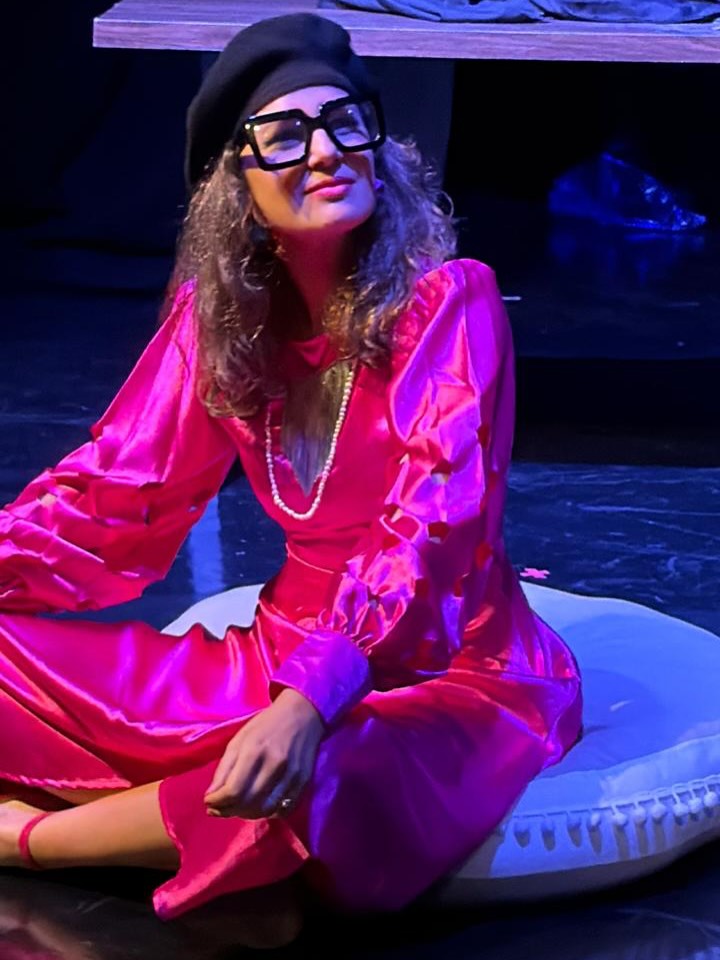 What a truly special weekend… doing what I love 💖
So grateful to have been able to perform the two first plays I ever wrote alongside wonderful co-actors @marylineindubai & @yousefae6 and director @atharvmahrish ✨
And both of them made it into the semi-finals of @shortandsweetdxb taking place on 16th May (for Power Pose) & 17th of May (for The Institute of Normalcy) 🤩
A little more about both plays:
• Power Pose: A woman chasing success comes face-to-face with a question she has spent years avoiding: whose life is she really living?
• The Institute of Normalcy: Colette has tried everything to fit in. When an ad for The Institute of Normalcy appears, it feels like her last chance - but at what cost?
A huge thank you to everyone who came and watched the show. I appreciate every single one of you more than you know!! Special shoutout to my parents @aliceanglaret & @anglaretphilippe for making it all the way from France and my hubby @__andy.small for always being there 💛
Now feeling the post show blues and emptiness - looking forward to hopefully many more projects to come, hit me up if you hear of any opportunities 🙌
P.S. Song is “Fluffy Cloud Demons” by @nxi.sol 🎶