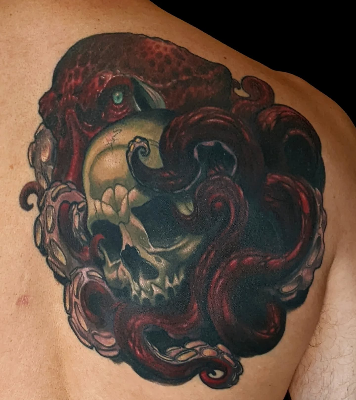 Had a BLAST with this cover-up. Nicholas is a Jiu-Jitsu practitioner, and wanted to celebrate his passion for grappling in the most fitting way imaginable: the octopus... of death! π π Thanks again for gettin' a rad piece!
#carrboro #carrborotattoo #chapelhilltattoo #chapelhill #nctattooers