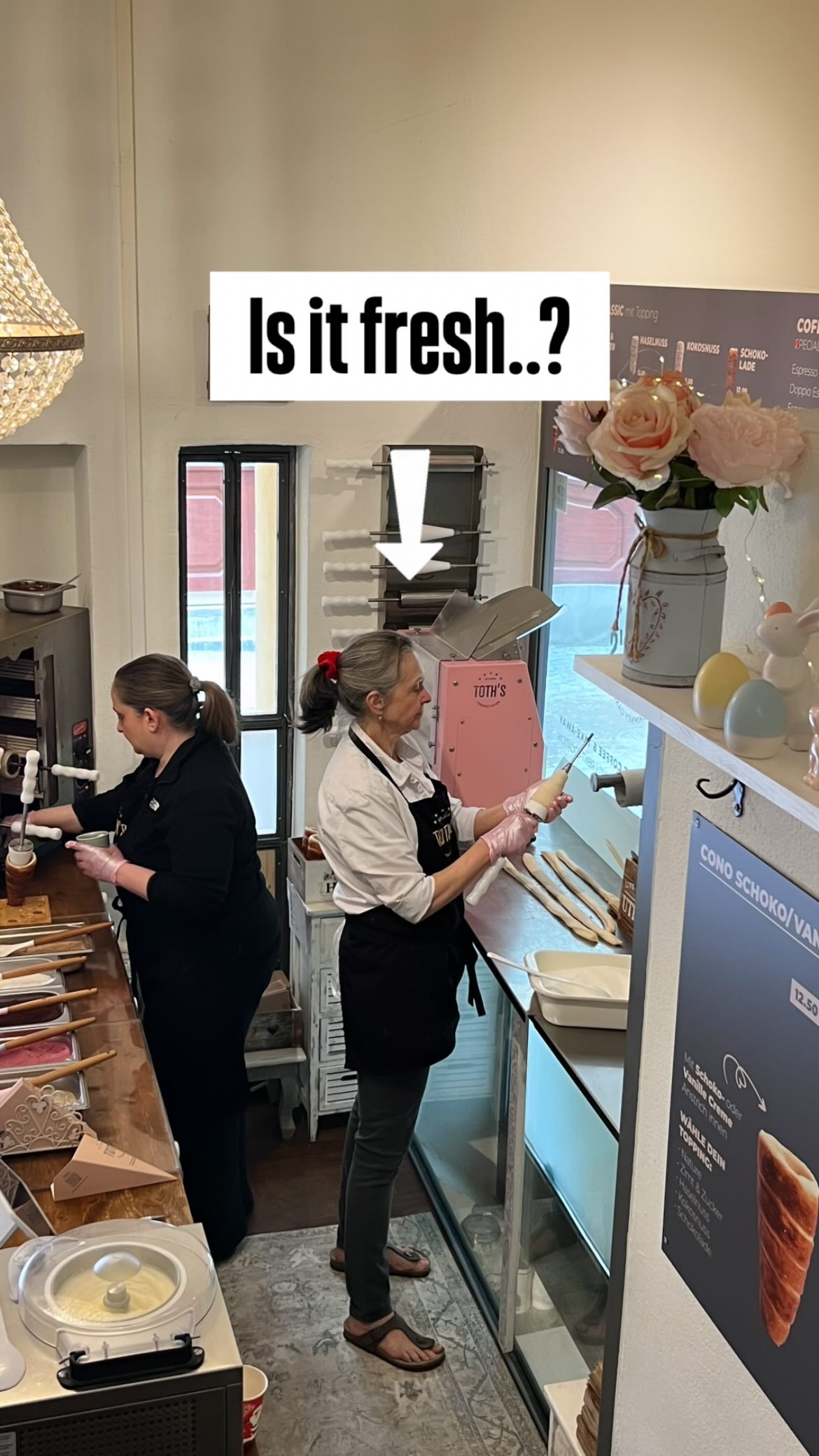 “We are a small, family-owned business, pouring our hearts into everything we do - and it shows in every bite.” Freshly prepared, freshly baked, & freshly served. Homemade dough, selfmade Ice Cream🍦Our customers truly value our high quality, familiar friendliness, and charming décor in a cozy atmosphere - we are committed to consistent quality and service🌸 #family #fyp #zurich #tothschimneycake #food