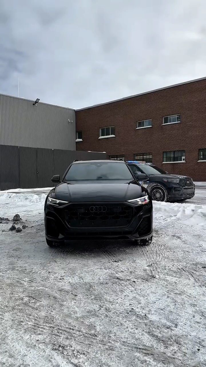 Audi Q8 wrap in Teckwrap Coal Black.
Hard to believe it was red.
Blacked out. Unrecognizable.
Thinking about a colour change?
DM US.
@autoco.ca | @xpozecanada
📸 @awc_clips | @le_txmmy
#audiq8 #coalblack #colorchange #ppf #wraplife