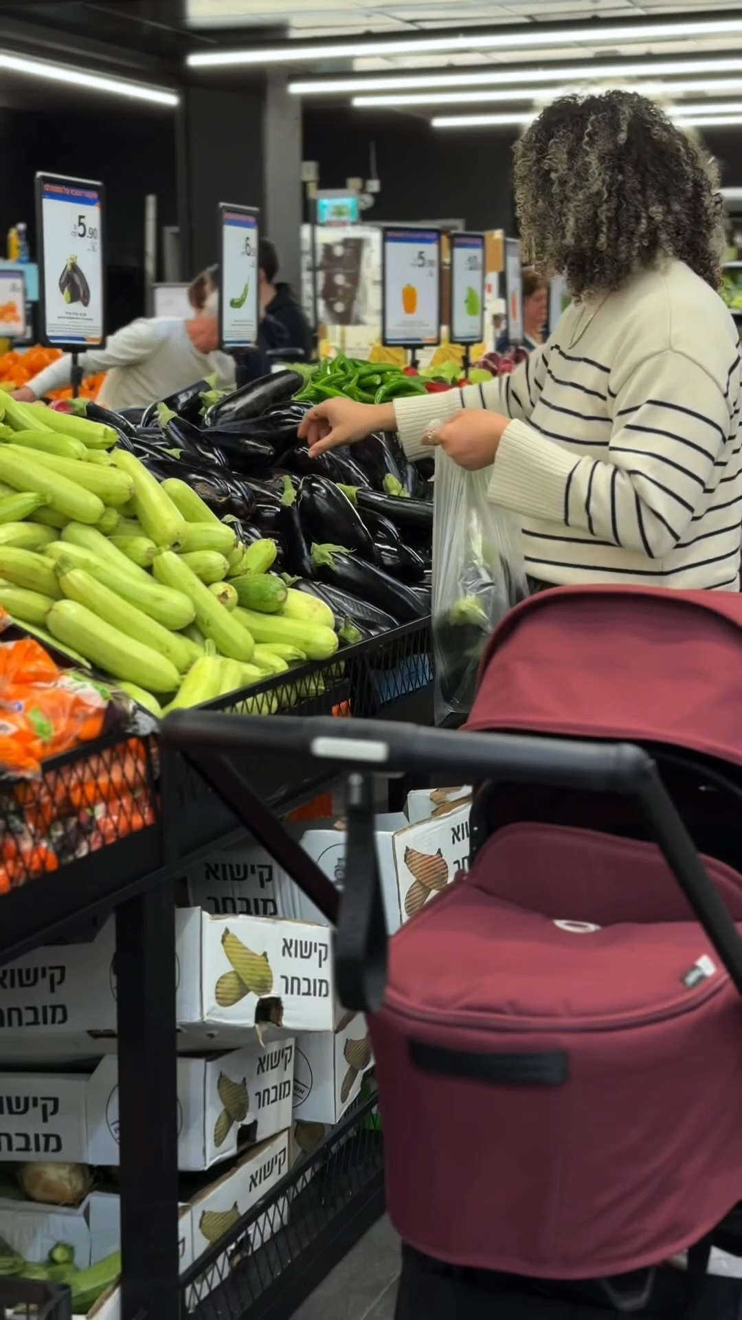 חוזרים לשגרת סופר 🛒
רק השלמה קטנה .… ואז עוד אחת 😉
טוב שיש מלא ספייס בבוגבו דרגונפליי✔ היחידה שמתקפלת ביד 1 בשנייה 1 גם עם העריסה
✔ תא אחסון ענקי וכיס אחסון גמיש נשלף
✔ עריסה מרווחת ומפנקת
✔ עשויה מחומרי פרימיום ברי קיימא לשימוש ארוך טווח
✔ 4 שנות אחריות ברכישה ממשווק מורשה, בכפוף לרישום באתר בוגבו