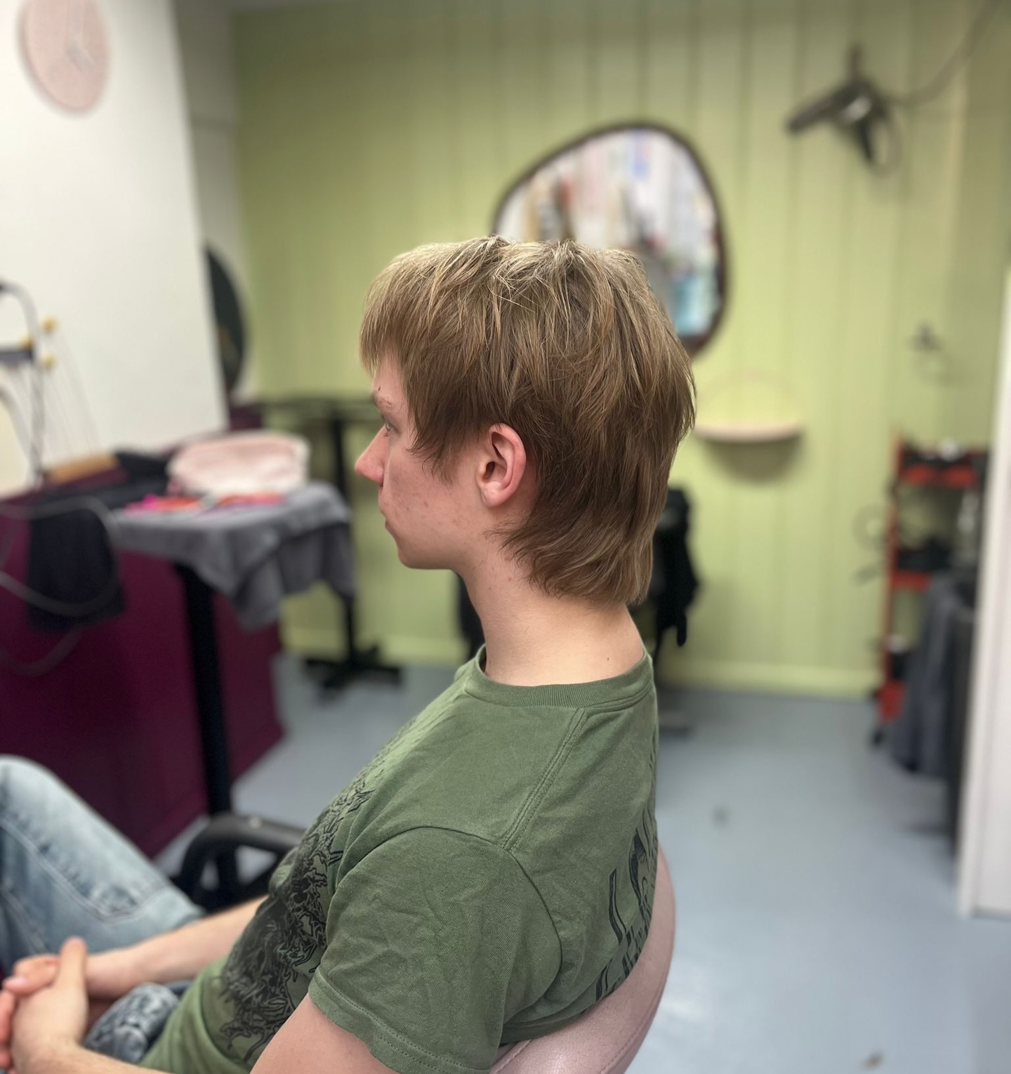 De lange haren ingeruild voor een soft wolf cut mullet ๐๐ค๐ป