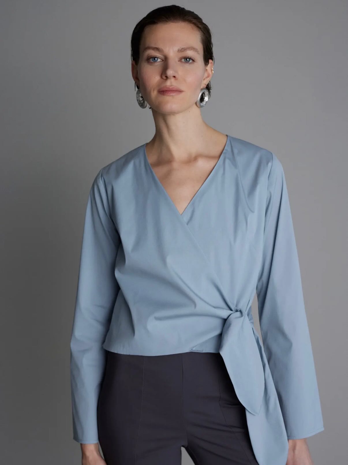 Diese Zürcher Modestücke machen Lust auf Sommer! @zueritipp 🤍🌊🤍
Wer auf der Suche nach Investment Pieces mit dem gewissen Extra ist, wird bei @paradiscollections fündig. Saisonunabhängig. Und wenn etwas nicht passt, wird es vor Ort von der Designerin Stefania Samadelli höchstpersönlich passend gemacht. Garderobe nach Mass in Zeiten von Massenware. Hallo Individualismus. Hallo You!
#swissfashiondesign #fashion #zürich