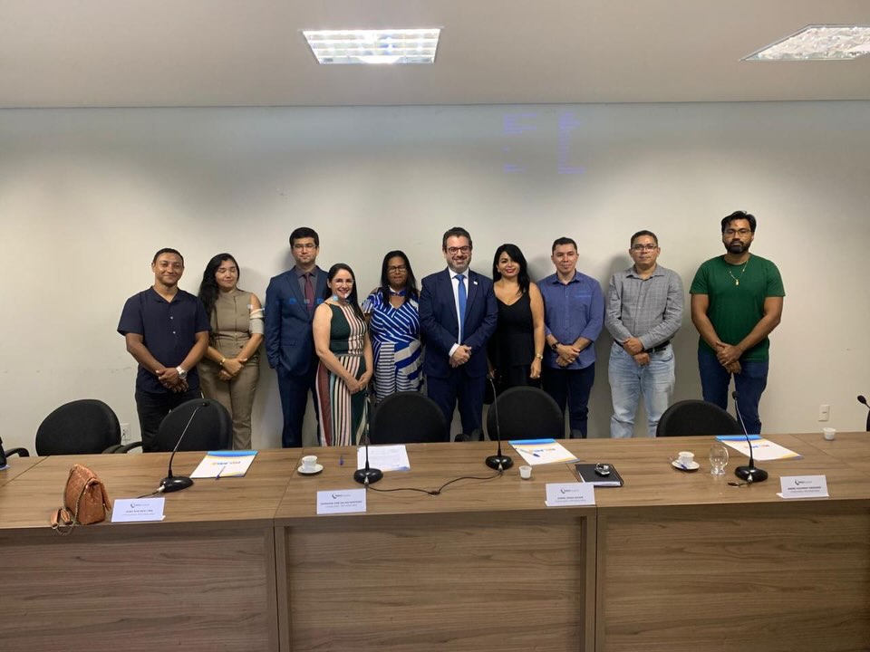 📢 Novo presidente do CMP de Palmas
No último dia 15 de abril de 2026, o nosso associado Daniel Souza Aguiar foi eleito presidente do Conselho Municipal de Previdência (CMP) de Palmas, órgão responsável pela fiscalização e acompanhamento do regime próprio de previdência dos servidores municipais.
A APROMP celebra a escolha de um Procurador do Município de Palmas para liderar um espaço tão relevante para a gestão pública do município.
Parabéns, Daniel! Que sua gestão seja marcada por muito trabalho, dedicação e resultados para os servidores de Palmas.
#APROMP #Palmas #CMP #PrevidênciaMunicipal