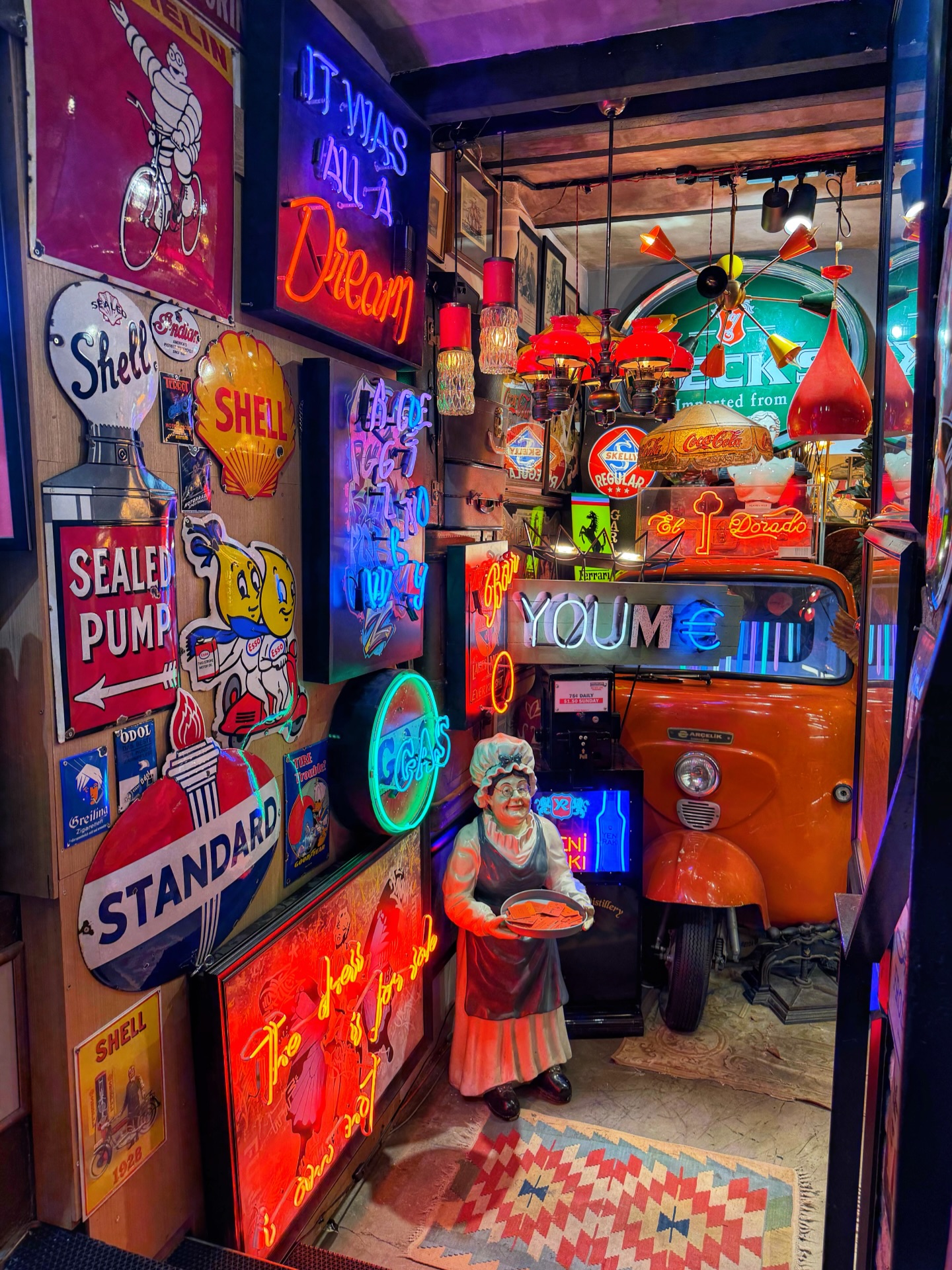 #AntiqueStore #AntiqueDealer #VintageShop #VintageStore #AntiqueCollectibles