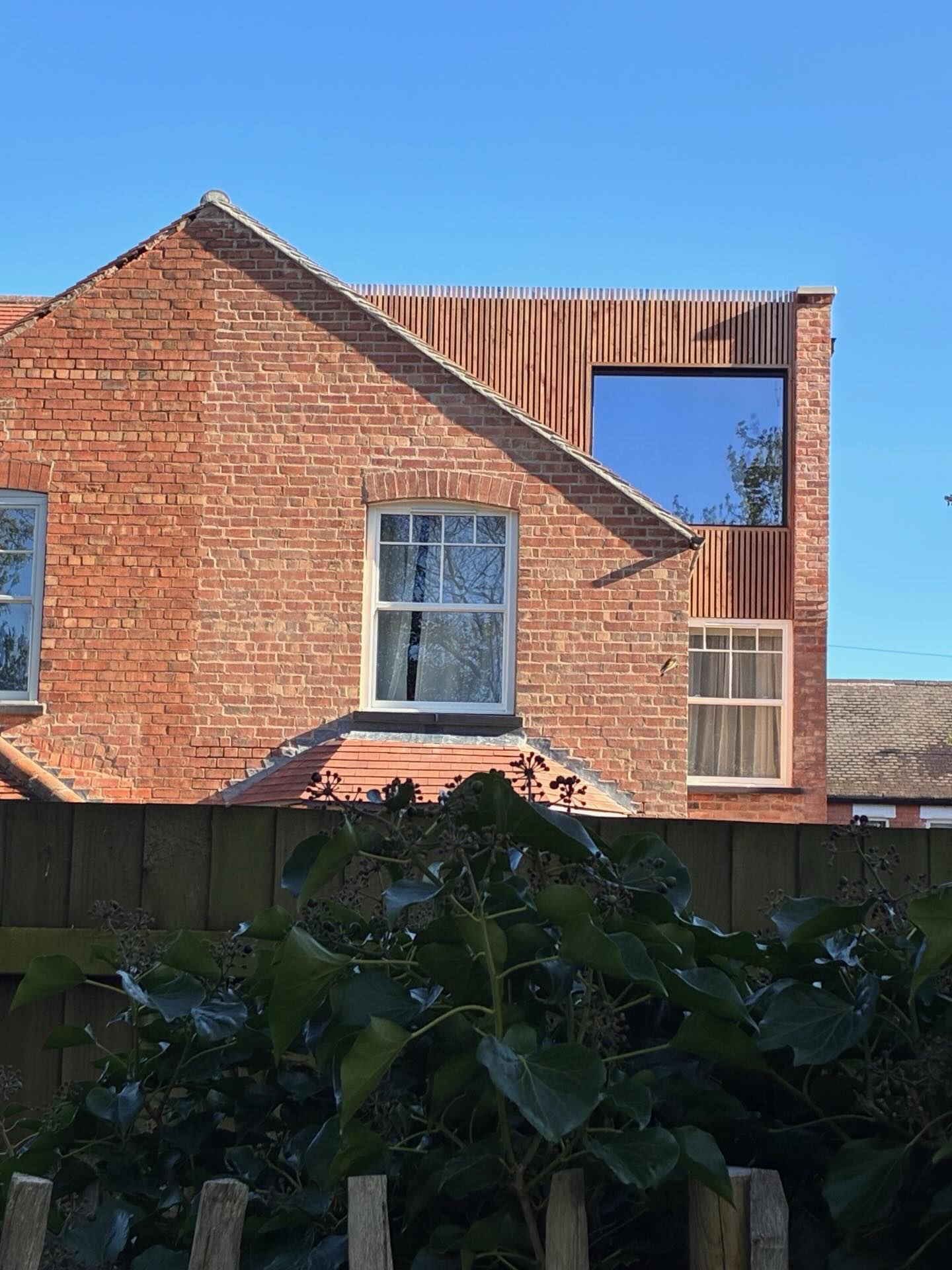 We love getting progress images from sites to see projects finally coming to life. This one used our SL38 windows to offer super slim profiles, maximising the glass and the views. We think it looks amazing