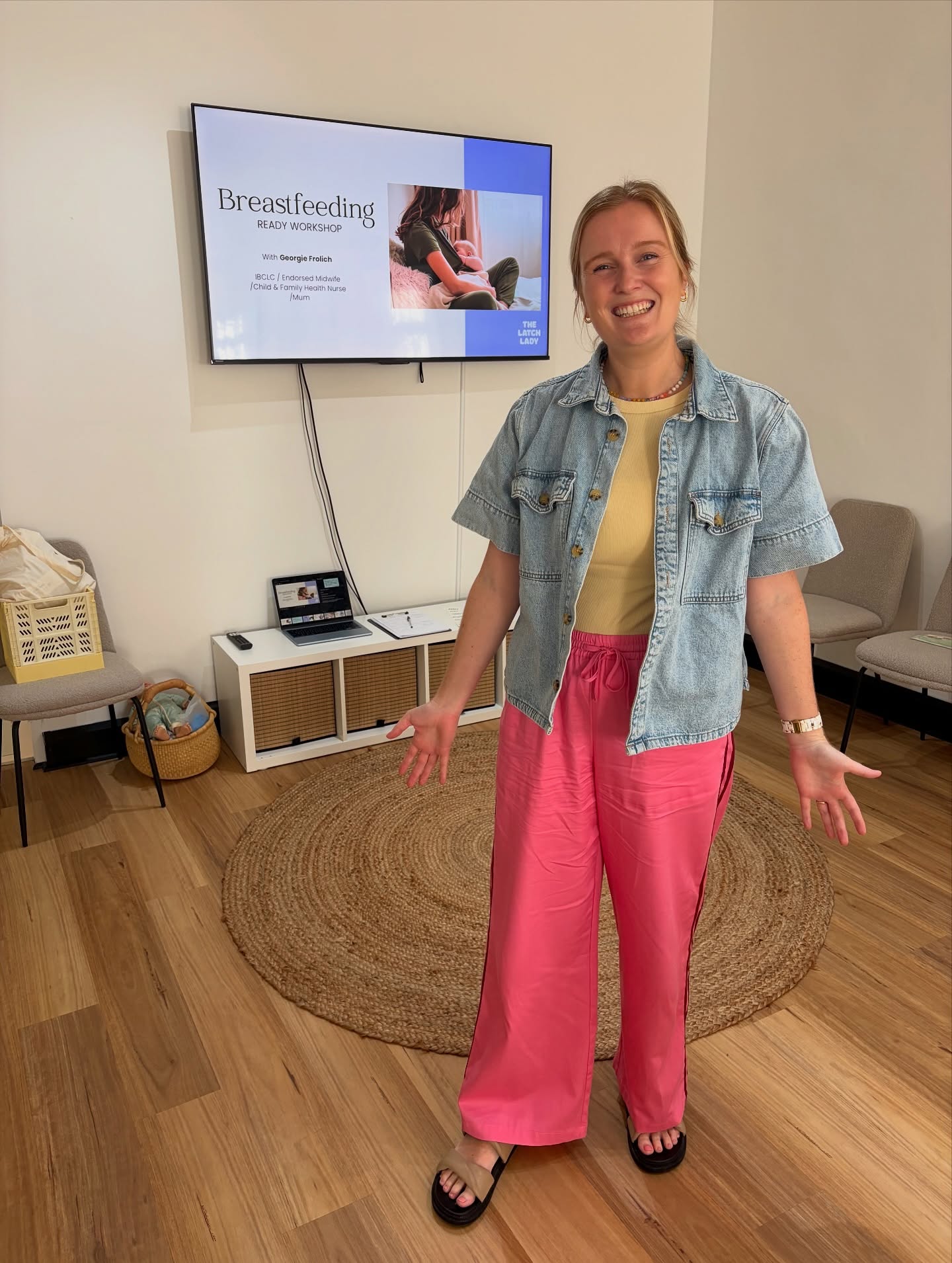 Six beautiful couples joined me over the weekend for my Breastfeeding Ready Workshop 🤍
Alongside the lovely Janine @blossomdoulacare , we spent the morning having real, honest conversations about breastfeeding and life with a new baby, the kind that actually leave you feeling prepared, not overwhelmed.
There’s something so special about bringing parents together in this space… learning, asking questions, and building confidence before baby arrives.
My next group is on 13 June, and there are only a few spots left. If you’re wanting to feel calm, confident and truly ready for breastfeeding, I’d love to have you join us.
Book via the link in my bio ✨