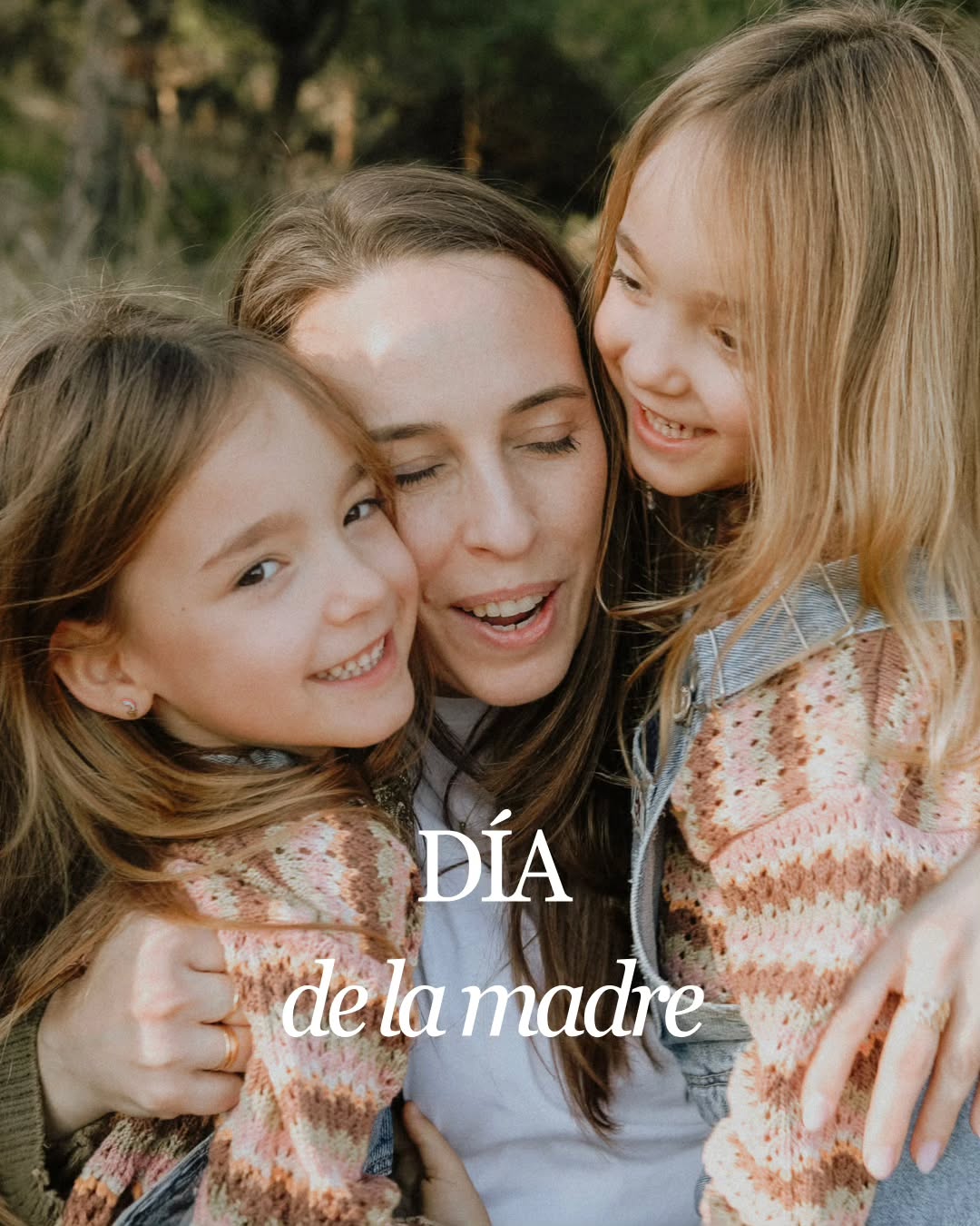 Tu, mamá, la que desde que nació tu criatura no paras de hacerle fotos para el recuerdo... Dime ¿Cuántas fotografías tienes con tus hijas/os? Apuesto que muy pocas!!
Las madres, muchas veces, somos las que nos encargamos de hacer las fotografías y es así que desparecemos del álbum familiar...
Este año, regálate un momento especial con tus hijas o hijos, no te borras del álbum familiar!
Y por eso, para el día de la madre, te propongo un descuento muy especial en todos los pack para las sesiones mamá e hija/o reservadas a partir de hoy, hasta el día de la madre!!!
Quieres saber más? No dudes en mandarme un MP
-----------------
You, Mum, who’ve been taking endless photos of your little one ever since they were born… Tell me, how many photos do you have with your children? I bet very few!!
As mums, we’re often the ones taking the photos, which is why we end up missing from the family album…
This year, treat yourself to a special moment with your daughters or sons – don’t leave yourself out of the family album!
And that’s why, for Mother’s Day, I’m offering a very special discount on all mum-and-child session packages booked from today until Mother’s Day!!!
Want to know more? Feel free to send me a PM