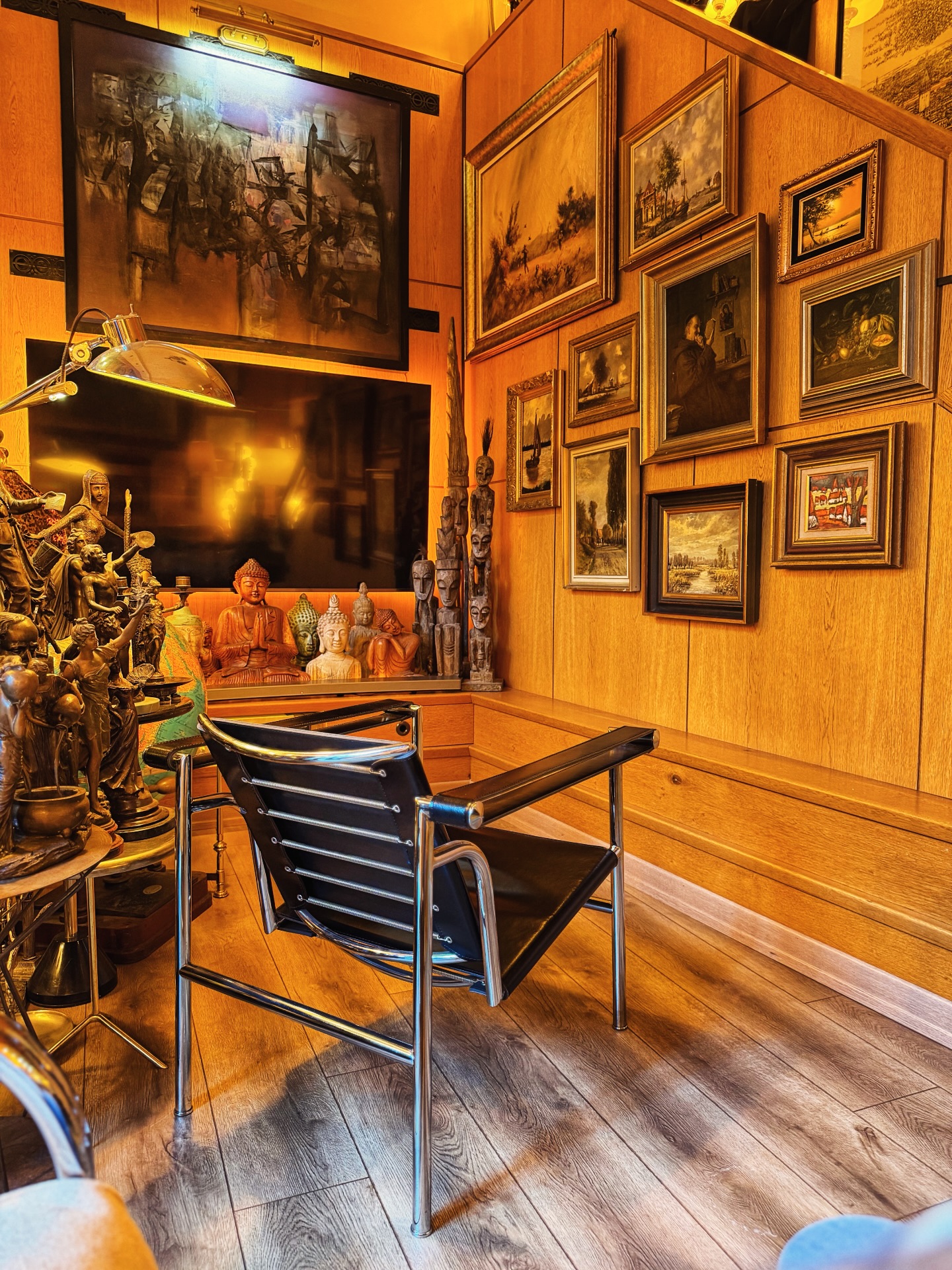 #AntiqueStore #AntiqueDealer #VintageShop #VintageStore #AntiqueCollectibles