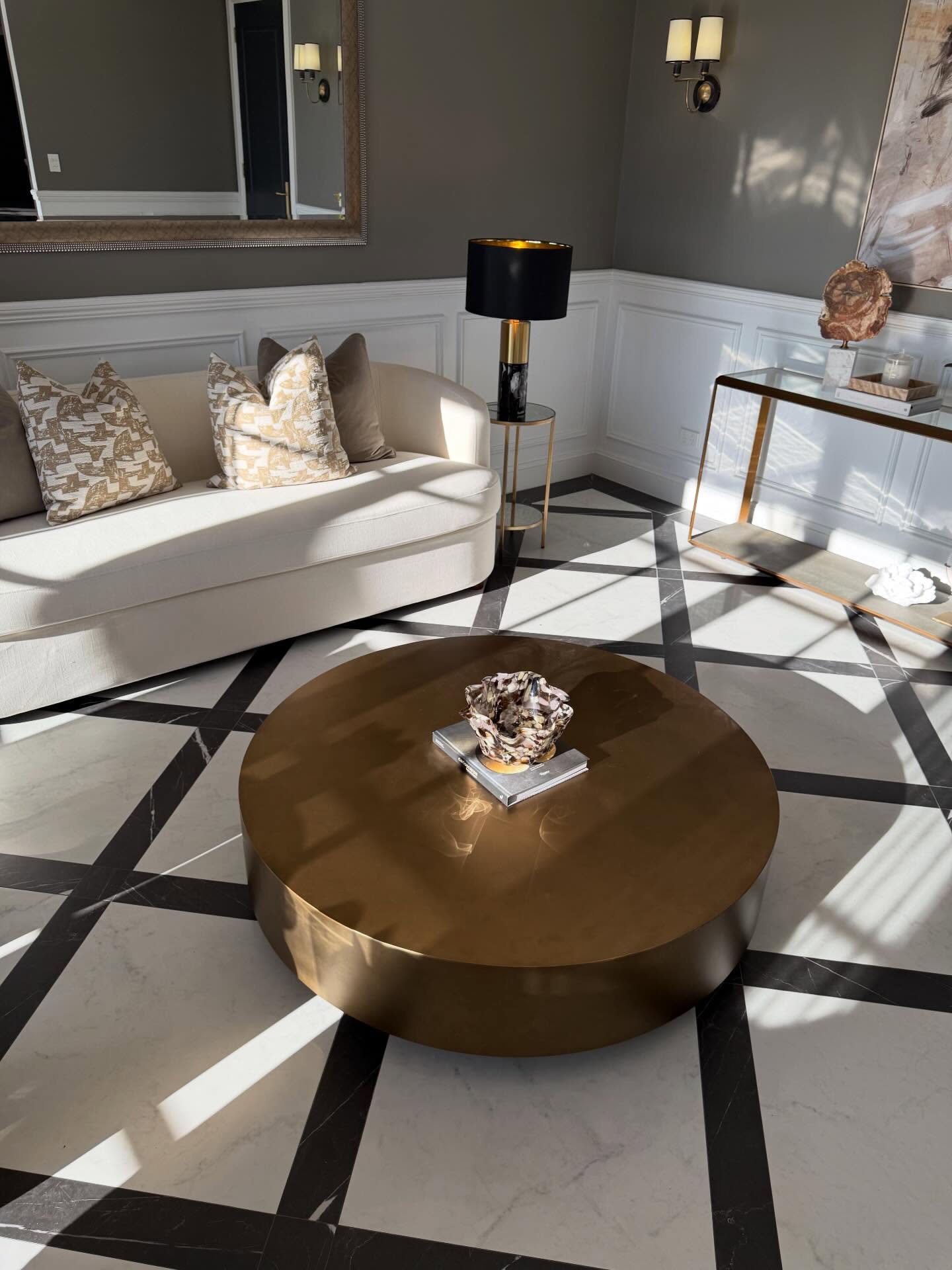 Quiet Luxury •• We’ve allowed the marble flooring to lead, with a restrained and balanced approach that complements rather than competes.
••
#QuietLuxury #PropertyStylingSydney #LuxuryInteriors #StyledToSell #InteriorStyling