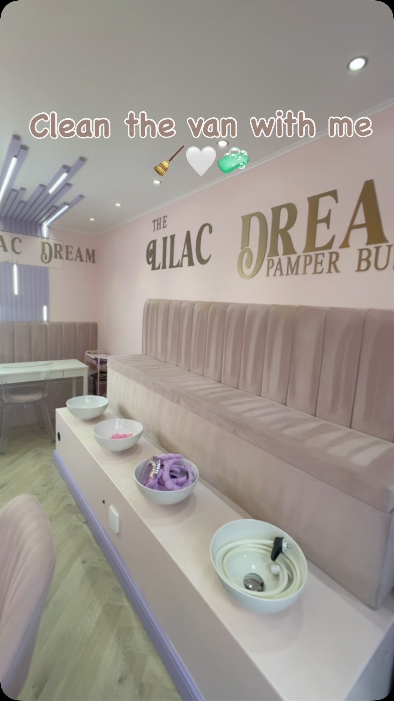 Come clean the van with meโฆ ready to hit the road tomorrow ๐งน๐ค๐งผ๐ #birthdayparty #mobilepamperparty #cleaning #kidspamperparty #explore