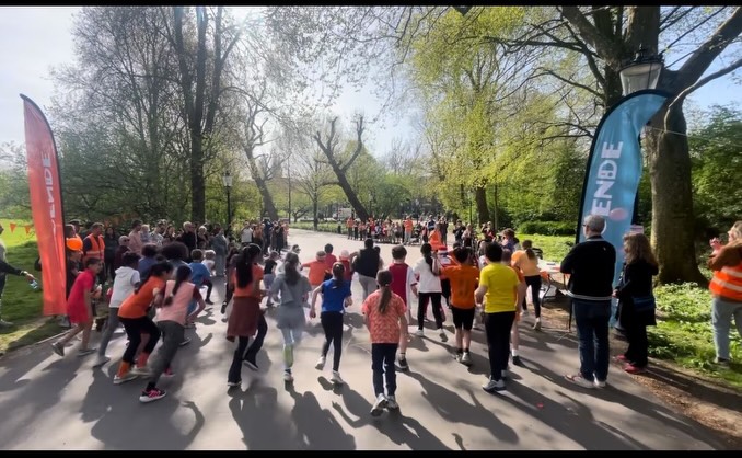 Vandaag was de sponsorloop ‘voor en door Aldoende’. Wat hebben de kinderen hard hun best gedaan en wat een support van alle ouders. Bedankt voor het aanmoedigen! 🏃🏾♂️🏃🏼♀️🏃🏿