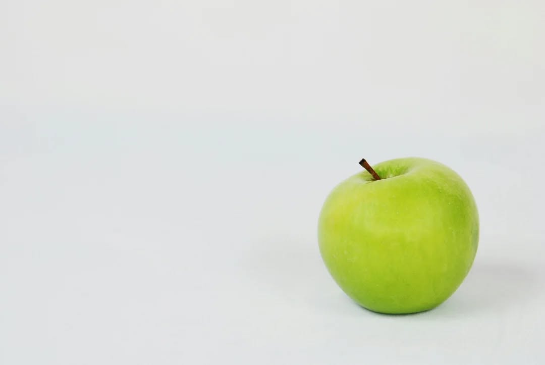 The humble apple 🍎🍏 so many varieties and delicious cooked with skin on to make the most of the fiber content
Also great with peanut butter or any nut butter as a snack
www.radiatevitality.net