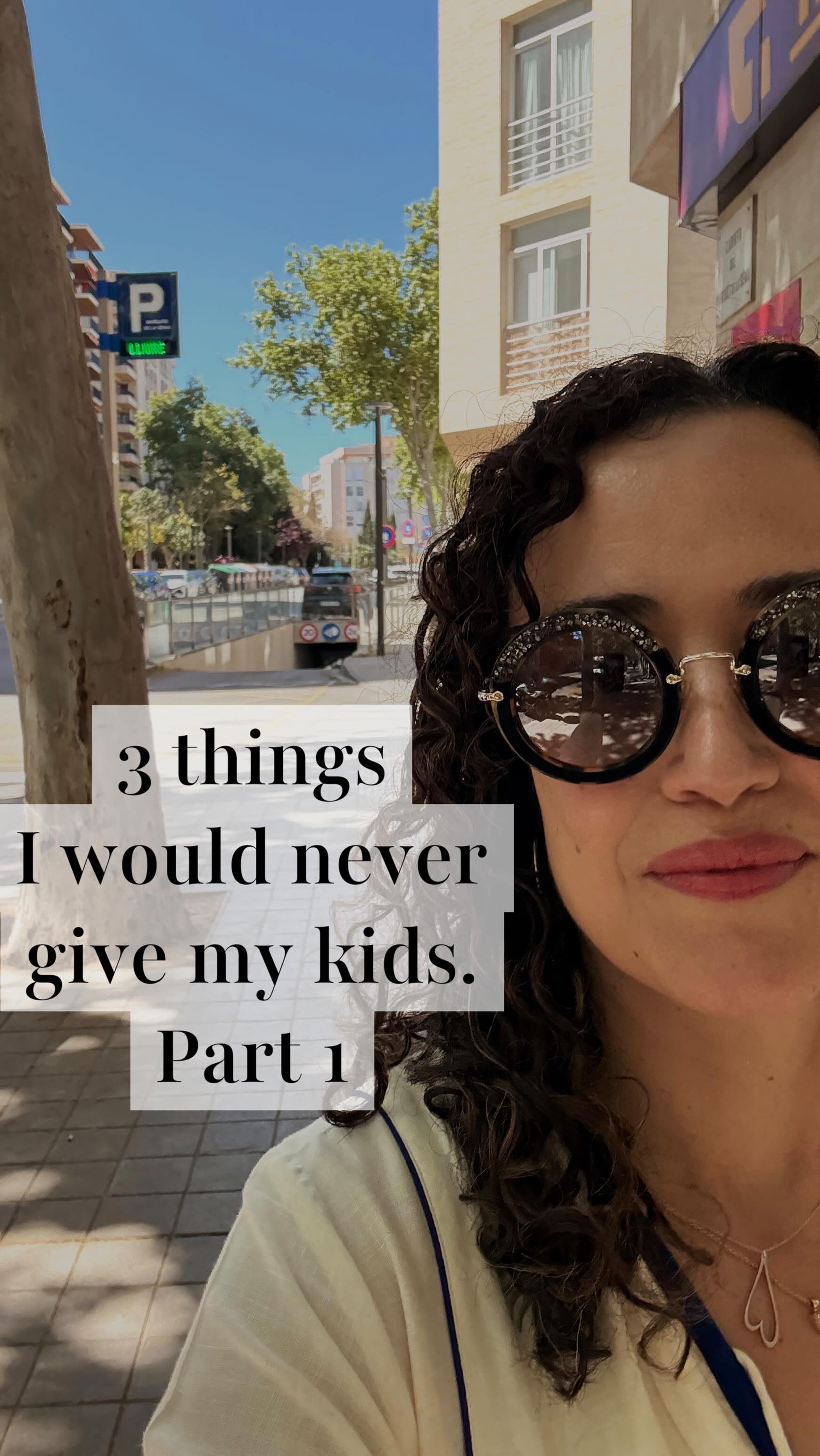 Three things I would NEVER give my kids — and what I choose instead.
Part 1/3
No to energy drinks 🤮 (full of sh*t).
Yes to coconut water — real electrolytes from nature. Please read the labels!
No to synthetic hydration hacks.
👌Yes to sea water + lemon — minerals that actually reach the cells. You can buy sea water at the health food stores. I give them 3 tbsp in warm water with half a lemon.
And before a full day of running in the forest (like today’s sun run)…
A little DAY tincture in warm water — steady, grounded energy that lasts. 🌿
Lastly, Matcha. I allow one a day, always clean and excellent quality. But never if they have a loose tummy. ASK m why! 😍
👉😎Please save and Share with a mamma that you know… so o can continue to offer quick tips.
What hacks do you have at home for energy and hydration.
#hälsa #tcm #hormonhälsa #herbs #hälsaochlivsstil