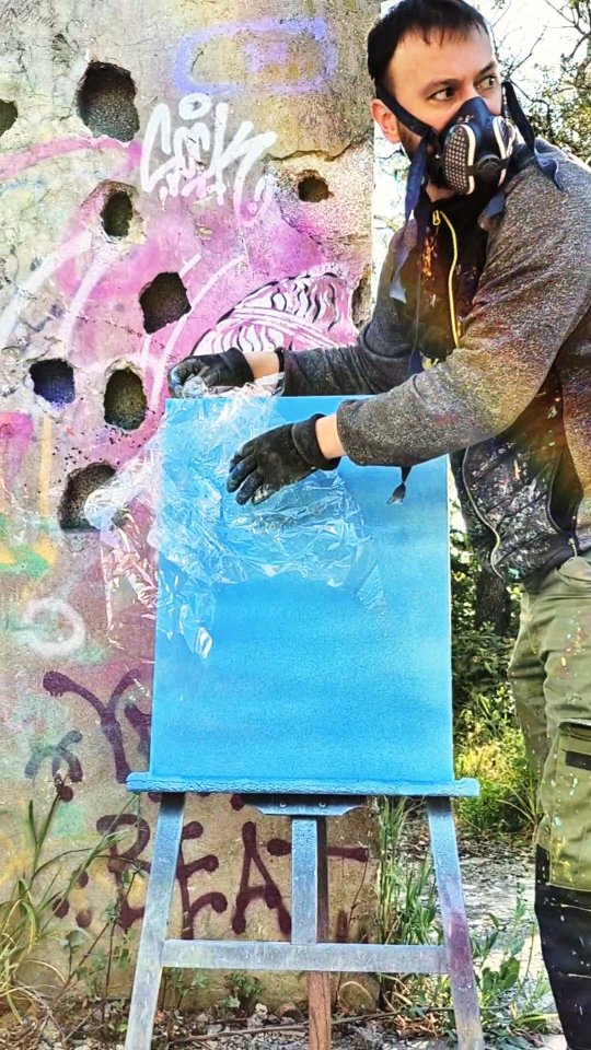LE LOUP ❄️
Une autre ambiance.
Même regard.
Le froid, le silence…
et cette présence qui traverse tout.
#wolf
#streetartist
#artwork
#stencilartist
#animalart