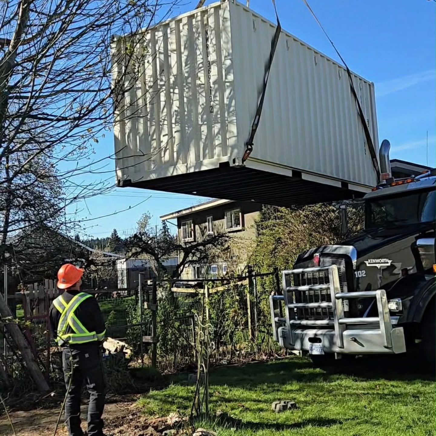 Seacan delivered by our expert crane operator Warren 🏗