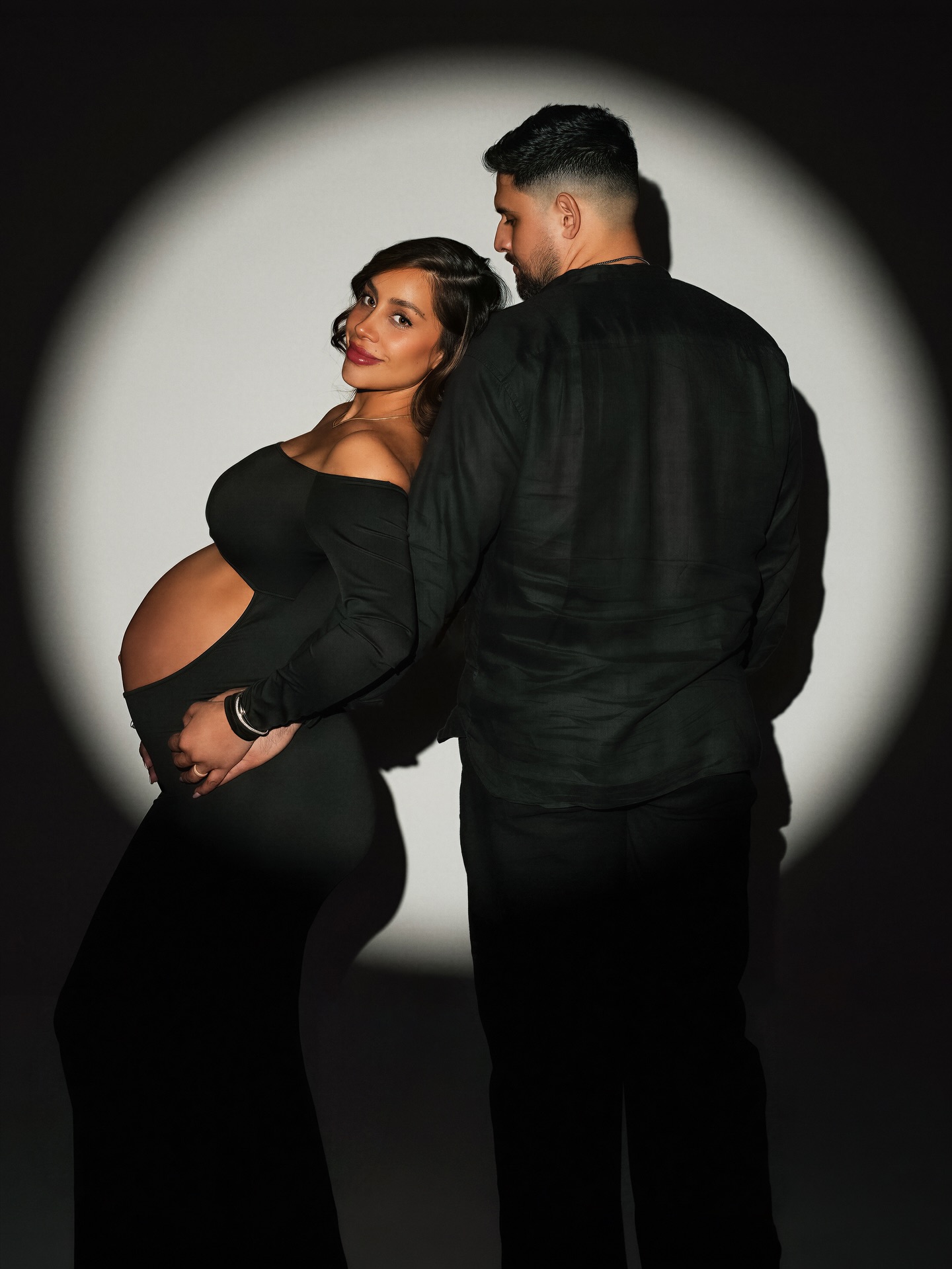 There’s a beauty in motherhood that goes far beyond what we see… it’s not just the glow, the curves, or the life growing within, it’s the journey.
For some, this moment comes easily. For others, it’s been a road filled with prayers, tears, waiting, and silent battles no one else could see.
This is for the women who held onto faith when it felt impossible.For the ones who trusted God even in the uncertainty. For the ones who kept believing, even when the timing didn’t make sense.
Because when the blessing finally arrives… it’s more than just a moment, it’s a testimony.
A reminder that God never forgets. That His timing is perfect.That every tear, every prayer, every ounce of hope was seen.
Today we celebrate life. We celebrate strength. We celebrate faith. And most of all… we celebrate YOU.
Because this kind of beauty isn’t just captured… it’s earned, it’s felt, and it’s deeply, divinely blessed.
@nata_brcns