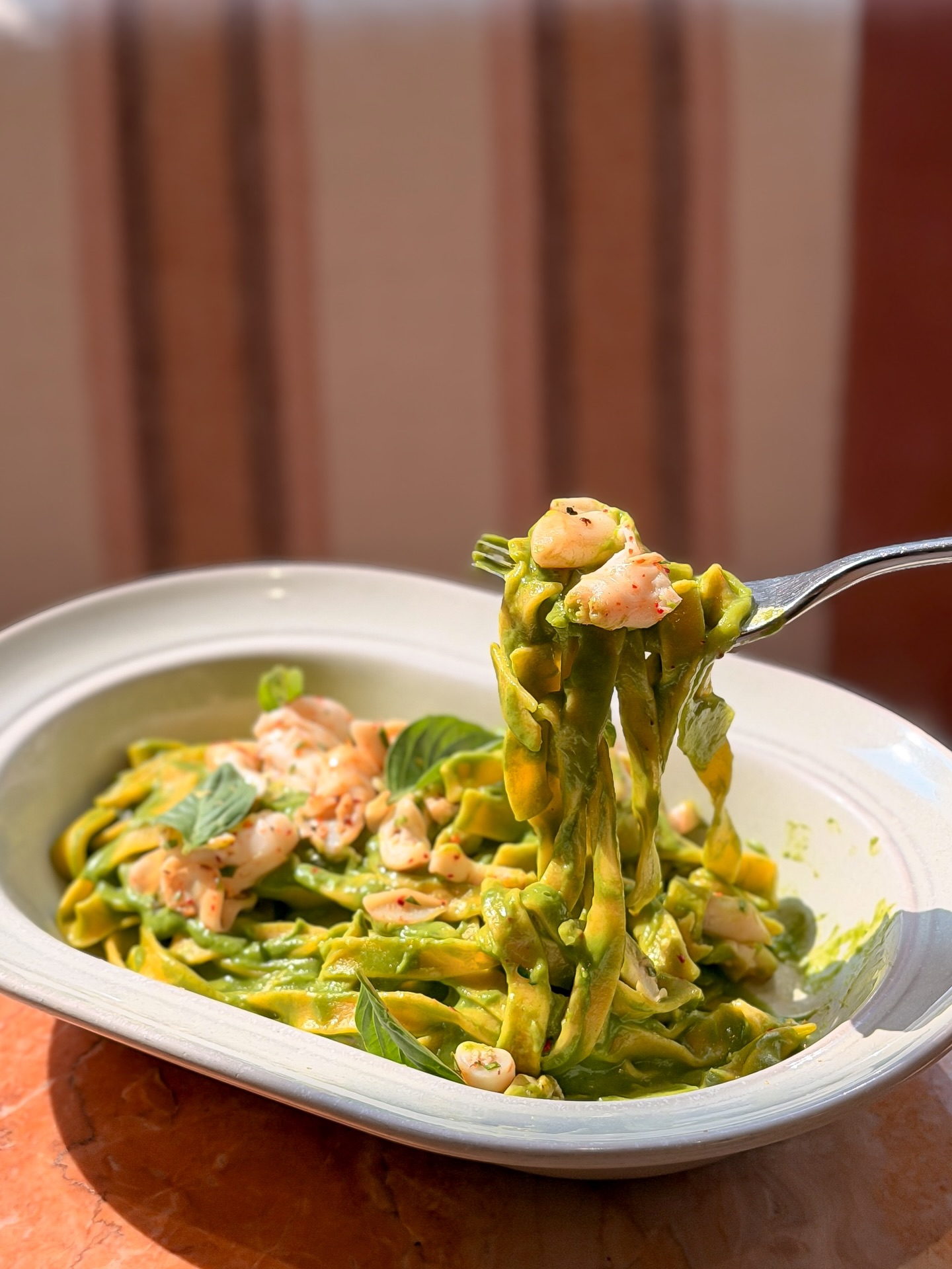 ✨New lunch drop: Razor Clam Fettuccine 🍝
Not a punchy, in-your-face kind of dish, but a slow-blooming one with gentle zucchini sweetness, fresh razor clam umami, and an elegant, 🌊seaside richness that unfolds slowly. The more you twirl, the more the flavours layer, linger, and quietly ask you to stay for one more forkful.🍴💚
For reservations, click the “Reserve” button on our Instagram profile or visit our website. Walk-ins are warmly welcomed on a first-come, first-served basis. 💕
You may also view our latest menu offerings on our official website.
☎️ +852 2711 8088
🌐 www.medora.hk
📍G/F, 111 Wellington St, Central
#medorahk #chefvickycheng #鄭永麒