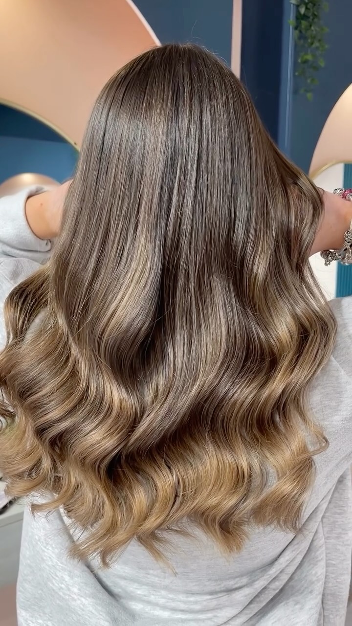 Sun-kissed, but make it Bouyage ✨
This is your sign to stop chasing high-maintenance colour and start investing in hair that works with you. Our bespoke balayage is designed to grow out seamlessly, soften your features, and give that effortless, “I just woke up like this” glow — all year round.
No harsh lines. No constant upkeep. Just luxury colour, tailored to you.
Because at Bouyage, we don’t follow trends…
we refine them.
Ready for your transformation?
Tap the link in bio or book your consultation — your dream hair is closer than you think 🤍
#BouyageBalayage #StalbansHair