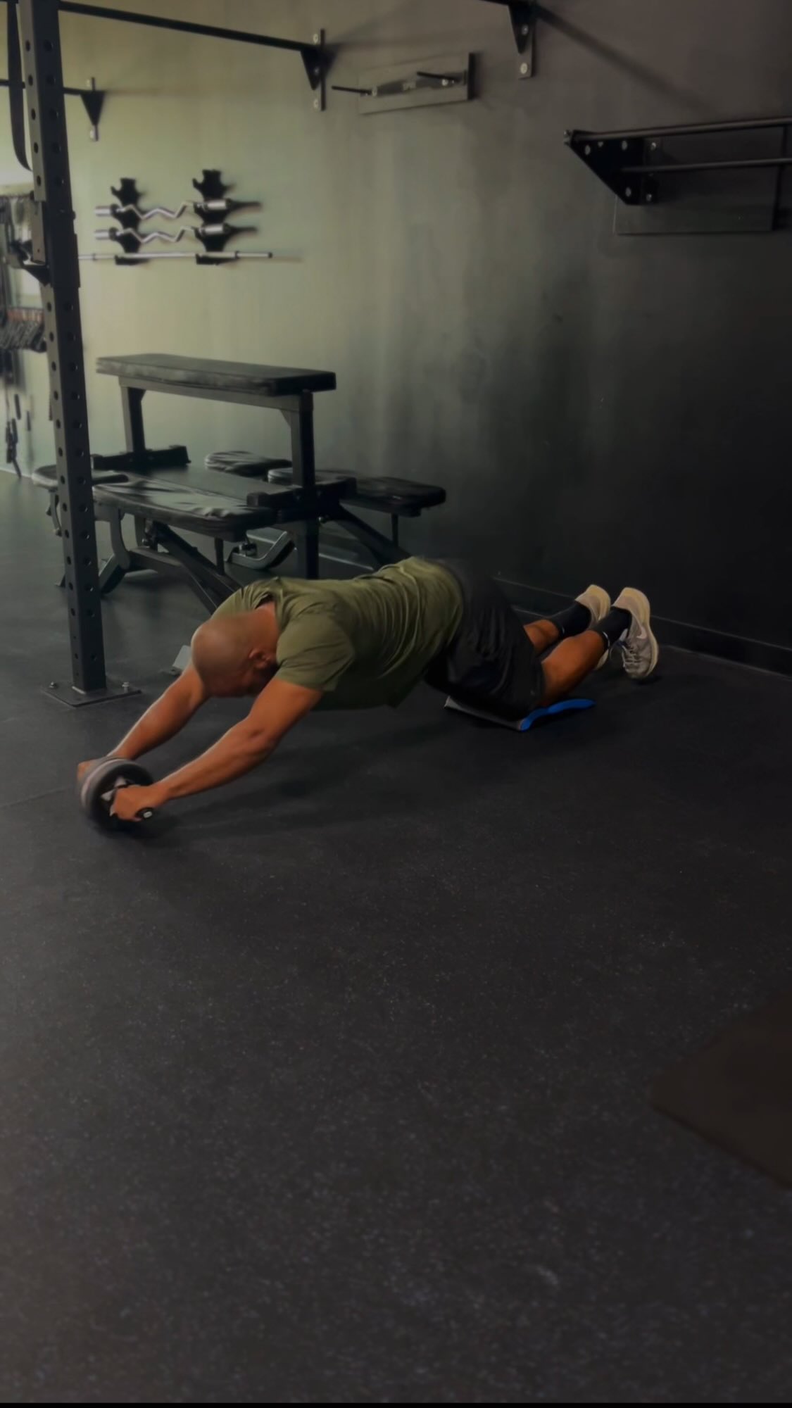 The key to a great weekend is surviving Fridays Core & Cardio.🔥💪#shred #budatx #fitness