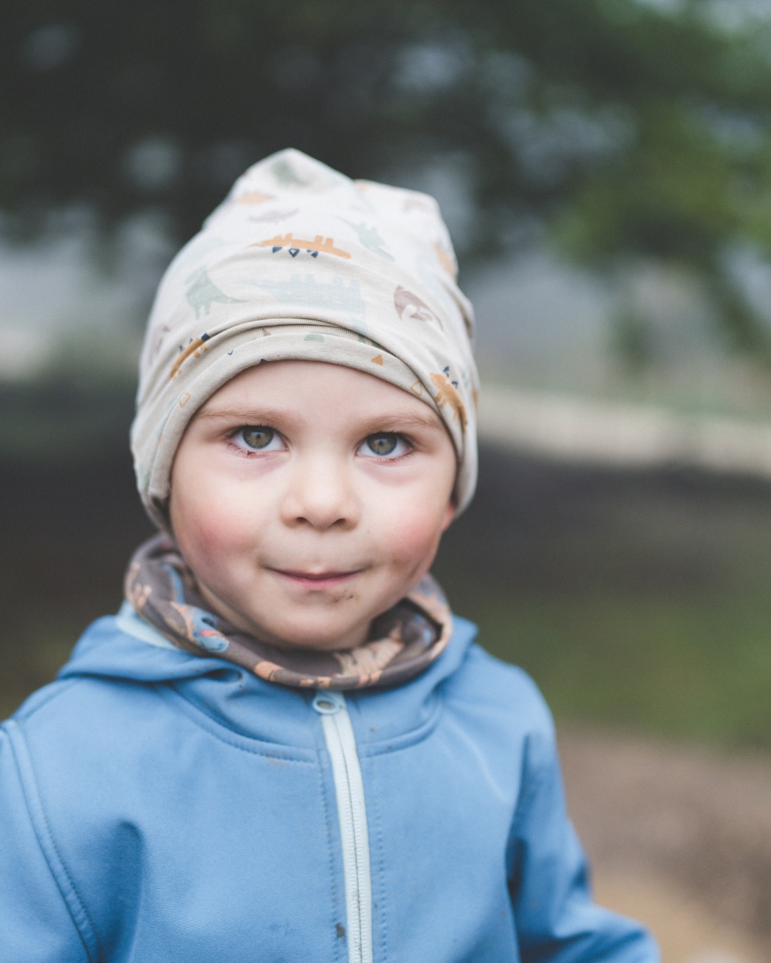 Wenn dein Kind dreckig von der Kita kommt, hate es eine wundervollen Tag. Und wenn ich genau diesen tollen Tag für immer eingefangen habe, wird so dein Kind später danken.
Also was wählst du? Perfektion oder pure Kindheit?
#kindergartenlife #kindergartenfotograf #kitafoto #kindheitserinnerungen