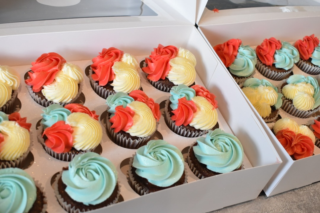 Red velvet and cream cheese cupcakes 😋