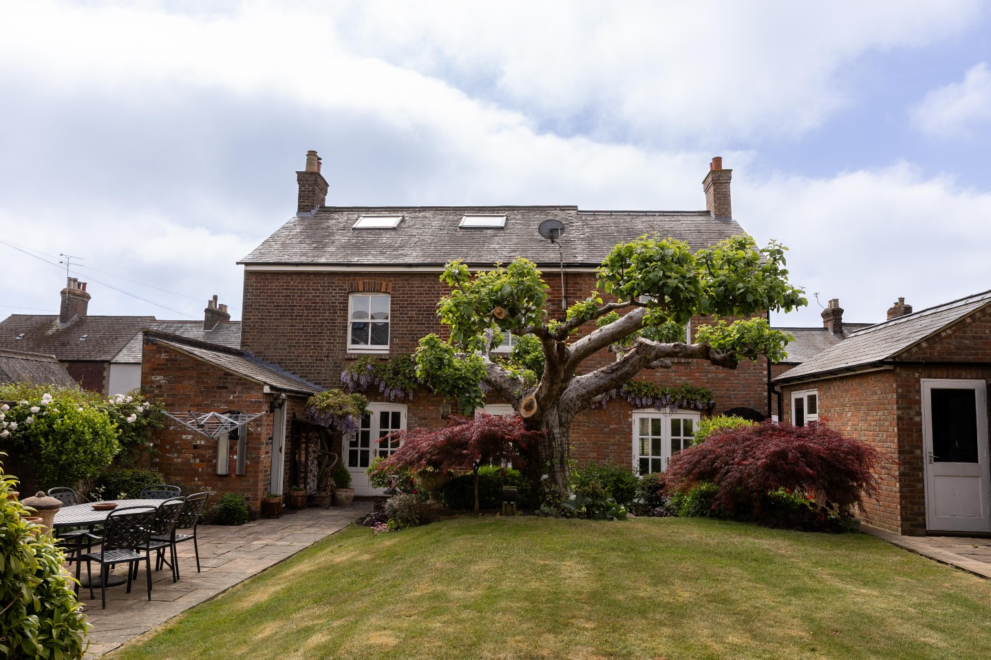 From structural work to final finishes, we manage full home refurbishments with care and precision.
For us, it’s all about creating a home that is inviting, comfortable and beautifully put together.
A smoother process, a higher standard, and a home that feels completely renewed.
Get in touch with our team today for a free visit and quote 🙌
🌐 dandbbuilding.co.uk
📲 01727 514020 | 07764745711
📧 ben@dandbbuilding.co.uk
📍 St Albans, Hertfordshire
We work primarily in Hertfordshire, with recent projects in Redbourn, Harpenden and St Albans.
#HertfordshireBuilders #StAlbansConstruction #HertfordshireConstruction #StAlbansBuilders #HomeRefurbishment