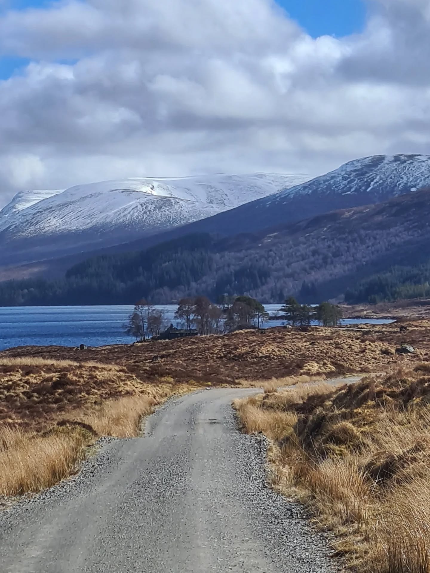 I will never tire of these views.
Train over and walk back with a pal who had never been before. I absolutely love taking folk here for the first time 😍
My first time walking these trails too - I've only cycled or ridden ponies this way before.
.
#scotland #corrour #adventure #hiking