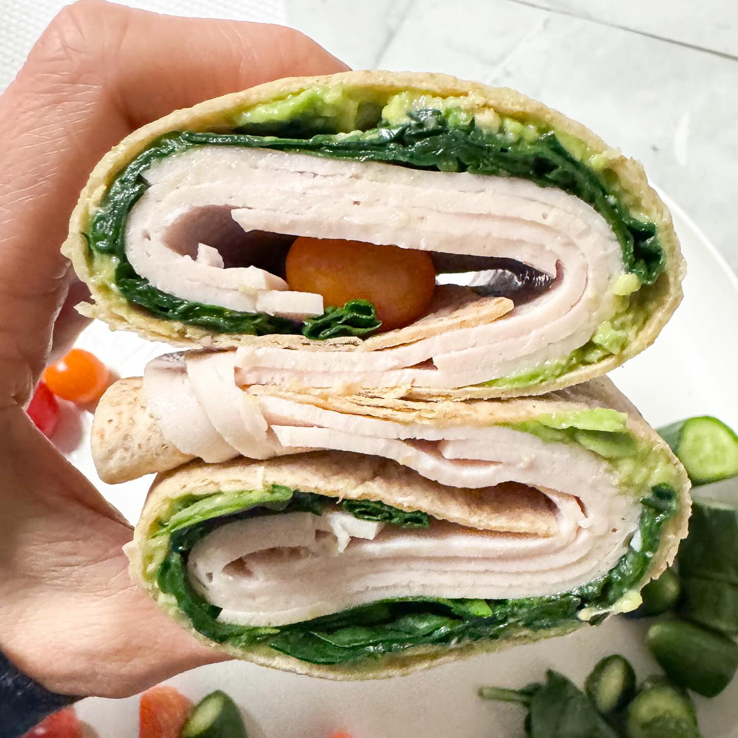 Happy FriYaY 🎉
Time to wrap up the work week and head into the weekend with positivity, good vibes & self-care 💓
So much fulfillment from the past week with banquets, events & vitamin d ☀️
Feeling BLESSED for this summer weather this week because it is such a MOOD booster. I’ve been thriving and need it to stay long term please 🙏
🍽️ @josephspitabread flax, oat bran & whole wheat wrap with @traderjoes organic oven roasted deli turkey, @eatwholly diced avocado, @sunsetgrown veggies & @littleleaffarms crispy lettuce!
#healthyeats #foodie #friday #healthymeals #simple