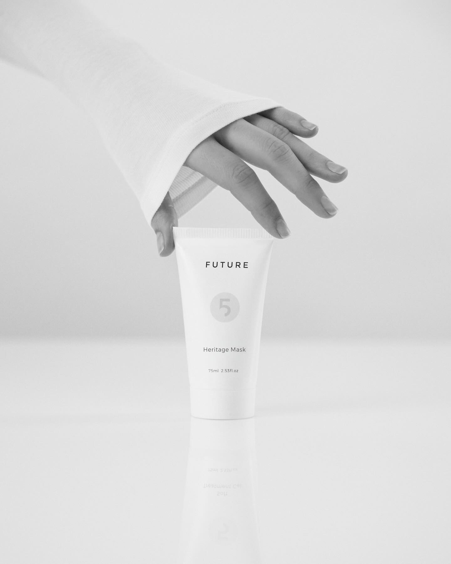 Spring signals renewal, and the skin deserves the same care.
HERITAGE MASK, enriched with spices and plant proteins, energizes and revitalizes while
defending the skin’s integrity.
This is spring, reimagined for the skin.
#FutureThe5Elements #TheFiveElementsOfBalance #FutureSkinRitual #CraftedForSkinFuture #TheCircleOfThe5Elements