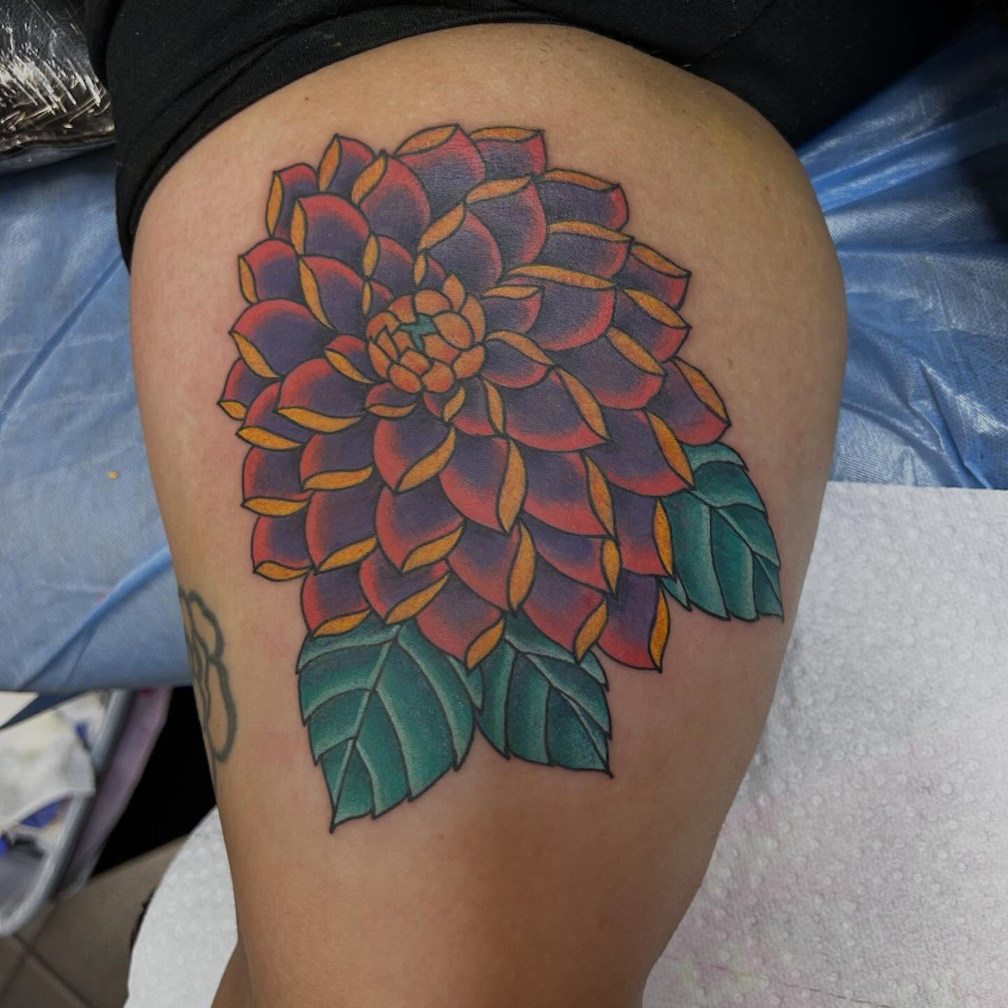 Flower done by @jerrybladestattoo
DM or text him 786-505-3519
