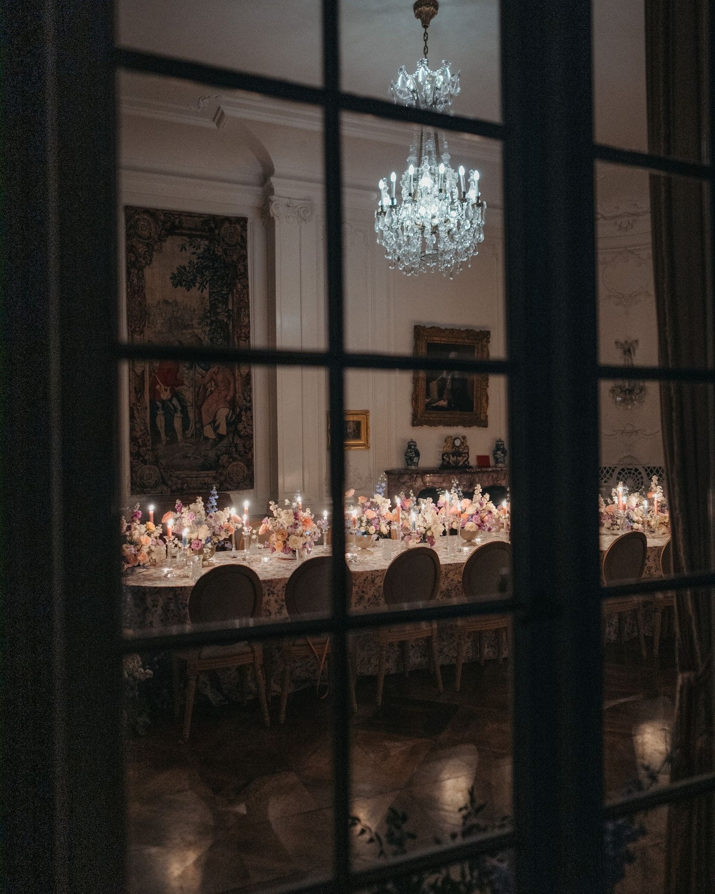 As the light fades, something shifts.
The energy softens. Conversations deepen.
The celebration becomes more intimate, more real.
This transition — from day to evening — is something we design with great care.
Because it is not just about lighting a room.
It is about shaping a feeling.
Candlelight, textures, spacing, rhythm —
every element plays a role in how the evening is experienced.
This is where a wedding becomes immersive.
Where guests don’t just attend — they feel part of something.
If you value atmosphere as much as aesthetics,
we would love to design your evening with intention.
PLANNING, PRODUCTION & FLORAL DESIGN: @gaeadesignevents
WEDDING VENUE: @st_charles_hall
PHOTOGRAPHY & VIDEOGRAPHY: @paramonova_movies
HAIR & MAKE-UP: @julia__dittrich
CATERING: @gamma_cateringCAKE: @pandemiel.chRENTALS: @options_ch
STATIONERY: @tennhensdesign
CUSTOM TABLECLOTHS: @prints_by_fi
STRINGS: @musaico_DJ: @deindj.ch
BEHIND THE SCENES VIDEO: @switzerland_dronefilming
#GAEADesign #JustMarried #WeddingMoments #LuxuryWeddingPlanner #DestinationWedding