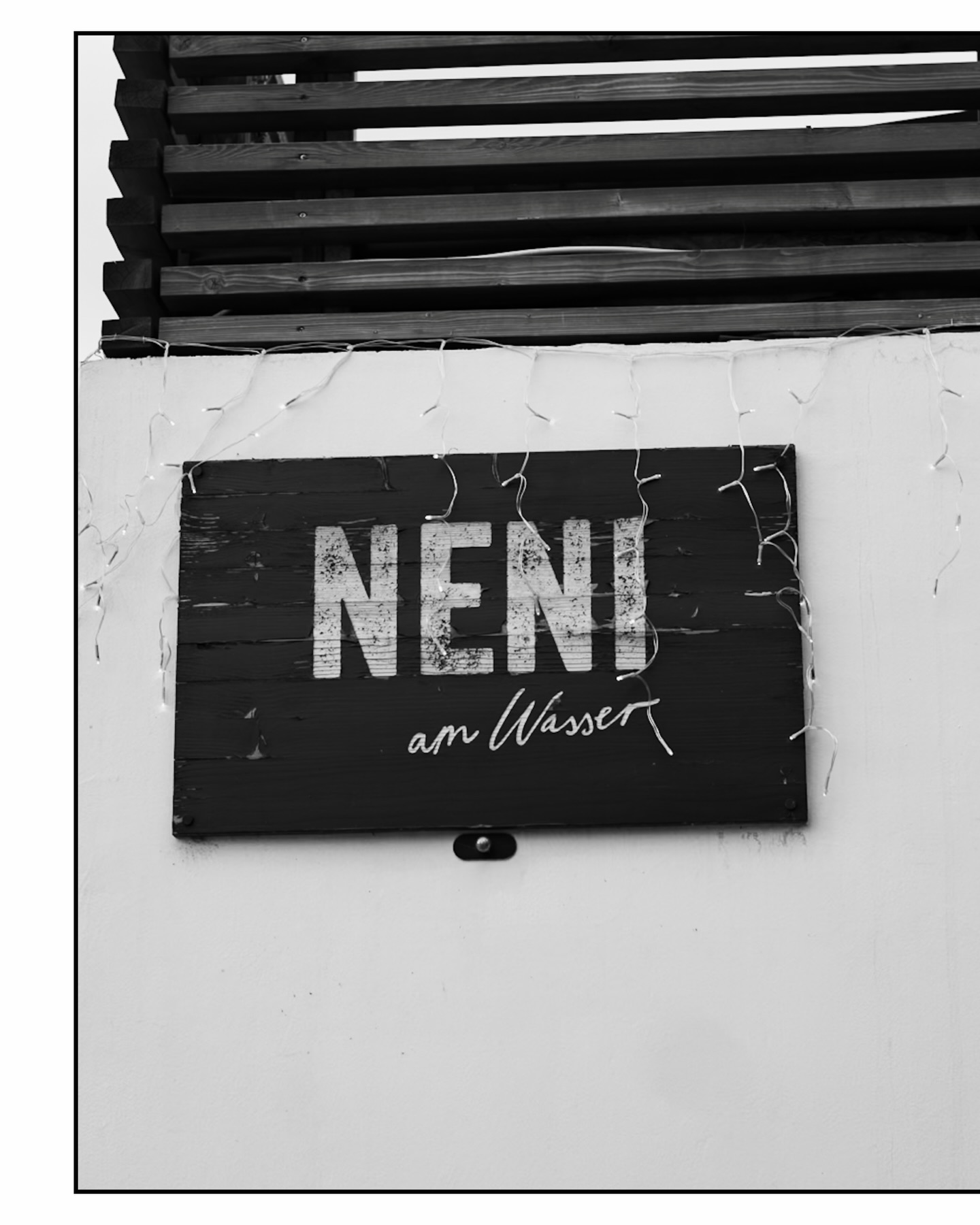 Yesterday I had the pleasure of playing once again for the amazing team of Mayer am Pfarrplatz and creating the musical vibe for a truly special evening. Under the theme “Spring Festival,” the setting couldn’t have been more perfect. NENI am Wasser is such a beautiful spot — stylish, vibrant, and full of atmosphere. A wonderful evening all around.
Thank you for having me — it was a pleasure to be part of it.
#leicasl2 #djlife🎧 #musicismylife