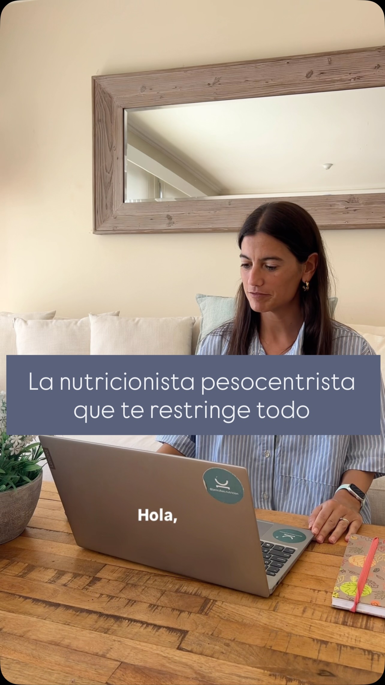 La nutricionista pesocentrista que te restringe todo…🙄👀
➡️ Cuando el foco está puesto únicamente en el peso, es fácil que aparezcan las restricciones, las reglas y la sensación de que tenes que hacerlo todo al pie de la letra.
🩷 Pero del otro lado hay una persona, con hábitos, tiempos, historia y un vínculo con la comida que también importa y mucho!
✅ Por eso no se trata solo de indicar qué comer, sino de escuchar, entender, acompañar siempre con empatía 🤍
Porque cambiar la forma en que te alimentas, no se construye desde la exigencia, sino desde un proceso de hábitos más flexible, más ordenado y más consciente 🥰
⁉️ Me gustaría leerte si te paso esto alguna vez en una consulta nutricional?
🙋🏻♀️Si querés empezar a trabajar en tus hábitos desde este lugar, podés escribirme y lo vemos juntas 😊
➖➖➖➖➖➖➖➖➖➖➖➖➖➖➖➖
📚 Metodología ➡️ Creando hábitos, no dietas
📩 jacinta@nutricionequilibrio.com.uy
📲 098 408 043
🌎 Www.jacicubasnutricion.com
#nutricionista #habitossaludables #humor #relacionconlacomida #alimentacionflexible
