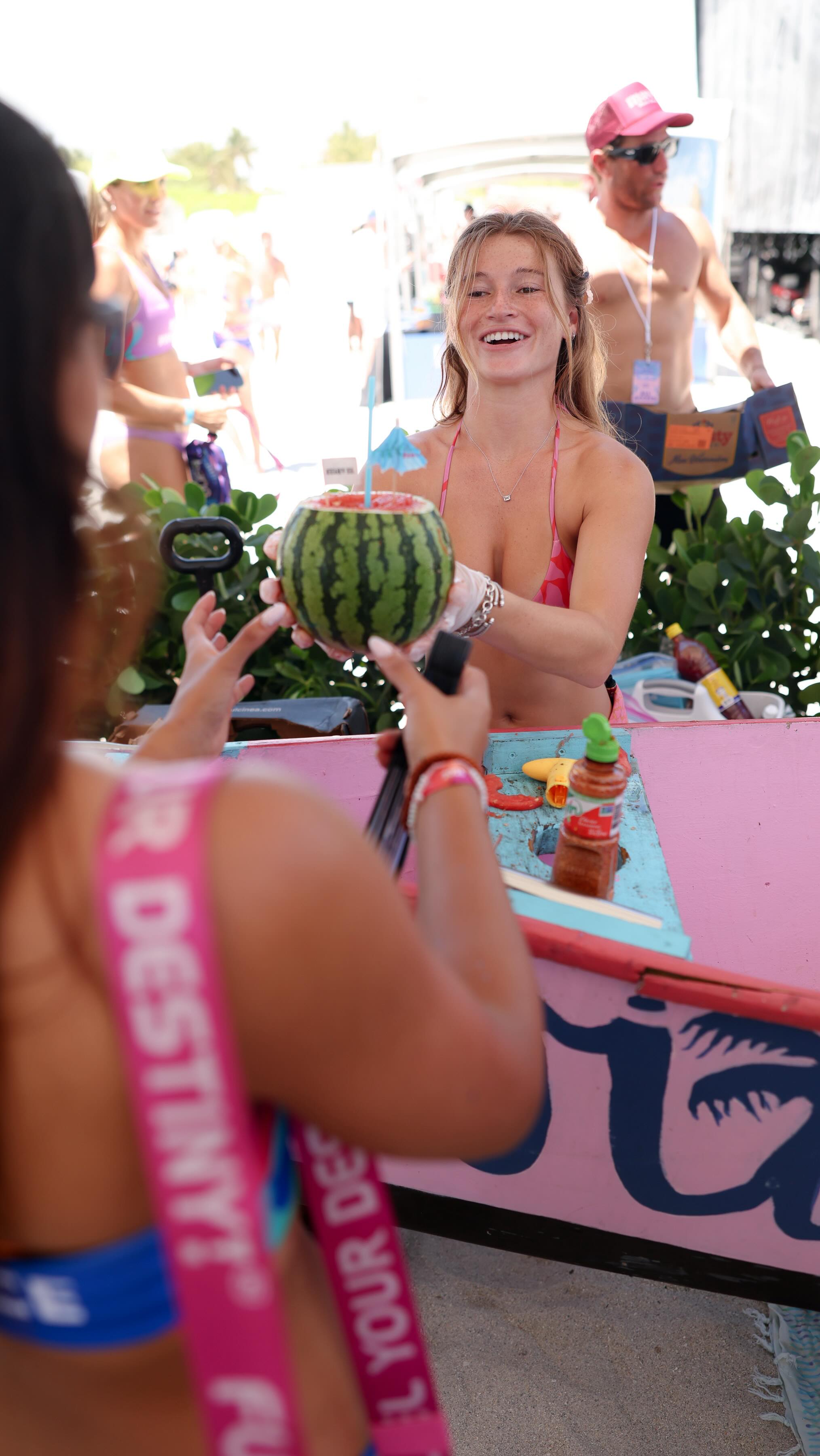The teams are going coconuts over @wildcoconutgirls 🥥 The refresh you NEED in this Miami heat 🔥