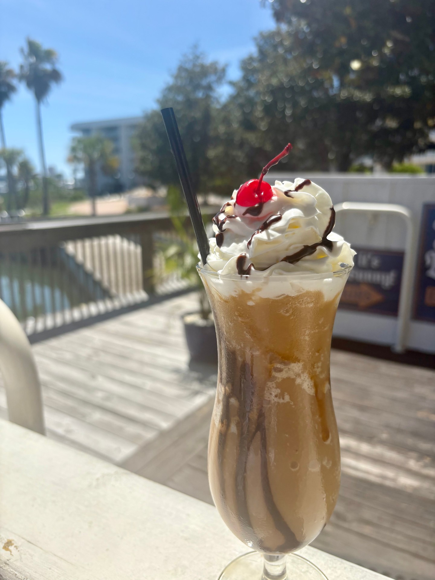 Spring Break, but make it waterfront. 🌊
If you’re heading to Gulf Shores, make your way to Barometer for cold drinks, coastal bites, and views that hit every time.
Brunch, dinner, or golden hour — we’ve got your spot by the bay. 🍹