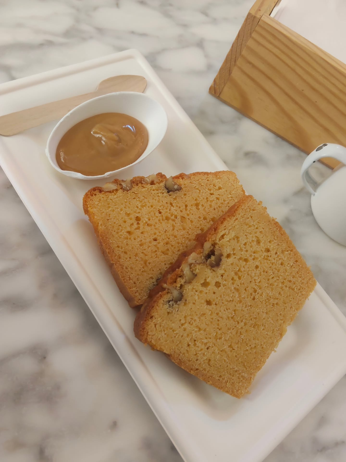 Aquí estamos, cocinando y ensayando cositas 😁
A la venta está mañana, un cake de vainilla y nueces con salsa de caramelo salado. Y claro, todo SIN GLUTEN 🤗
#desayunostoledo
#singlutentoledo
#comerentoledo
#breakfasttoledo
#brunchtoledo