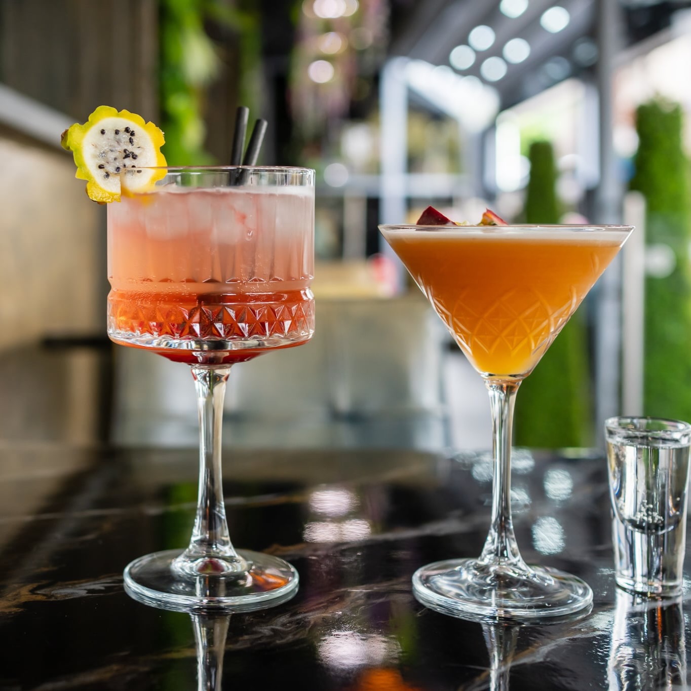 Sunshine, cocktails & great company ☀️🍸
Join us on the terrace for Happy Hour, Tuesday–Saturday from 4–6pm and enjoy the sunshine.
Want more? Download the Zebrano App and get extended Happy Hour until 8pm.
Tag your friends who should come along 👇
#HappyHour #TerraceTime #Cocktails #BrentwoodEats