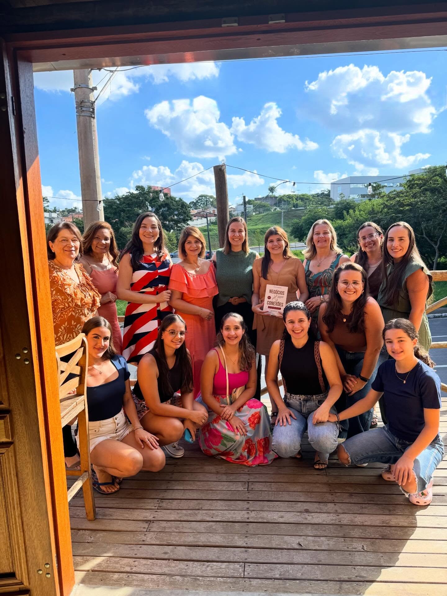 Tarde de café e autógrafos com esta linda e talentosa amiga e profissional !! É uma honra fazer parte da sua vida, @nutri.nadiaesteves ♥️