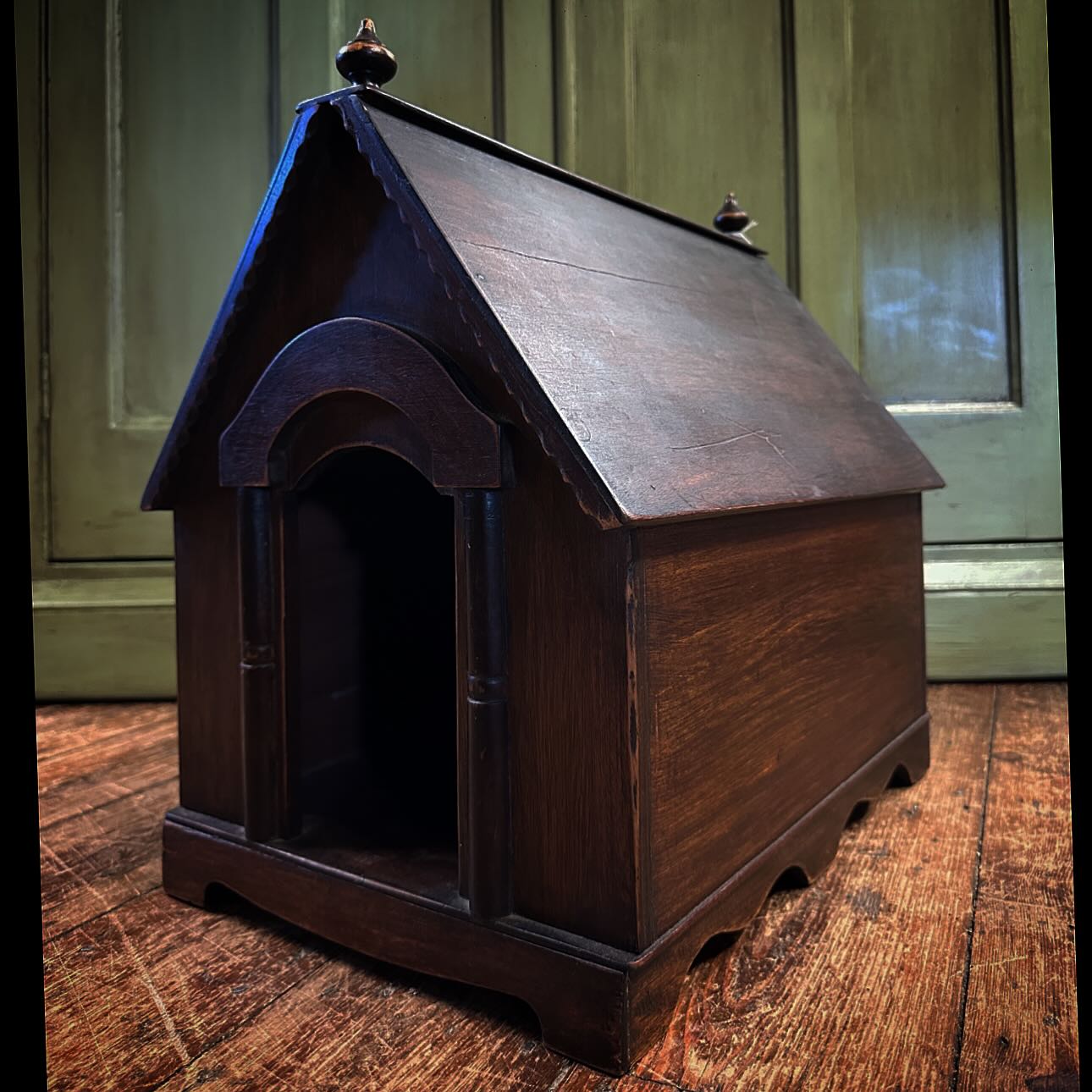 A Very Sweet Antique Victorian Small Pet House!