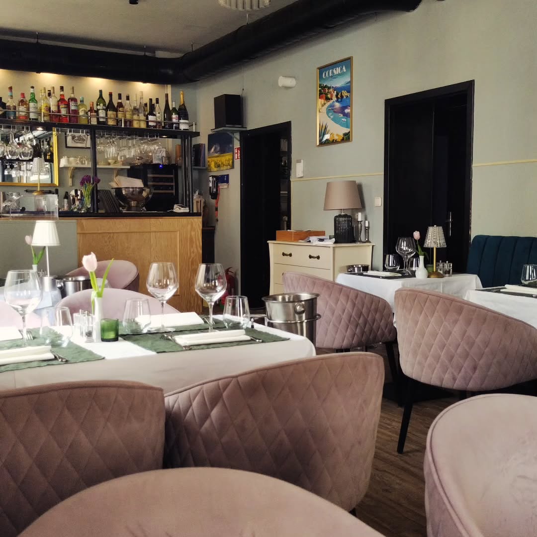 🇫🇷 #paris is ein Gefühl...von Dienstag bis Samstag ab 14:00 Uhr in der Budapester Straße 57.
Wir freuen uns auf Euch!
#parisbistro #rostockrestaurant #ostseeurlaub #frenchrestaurant