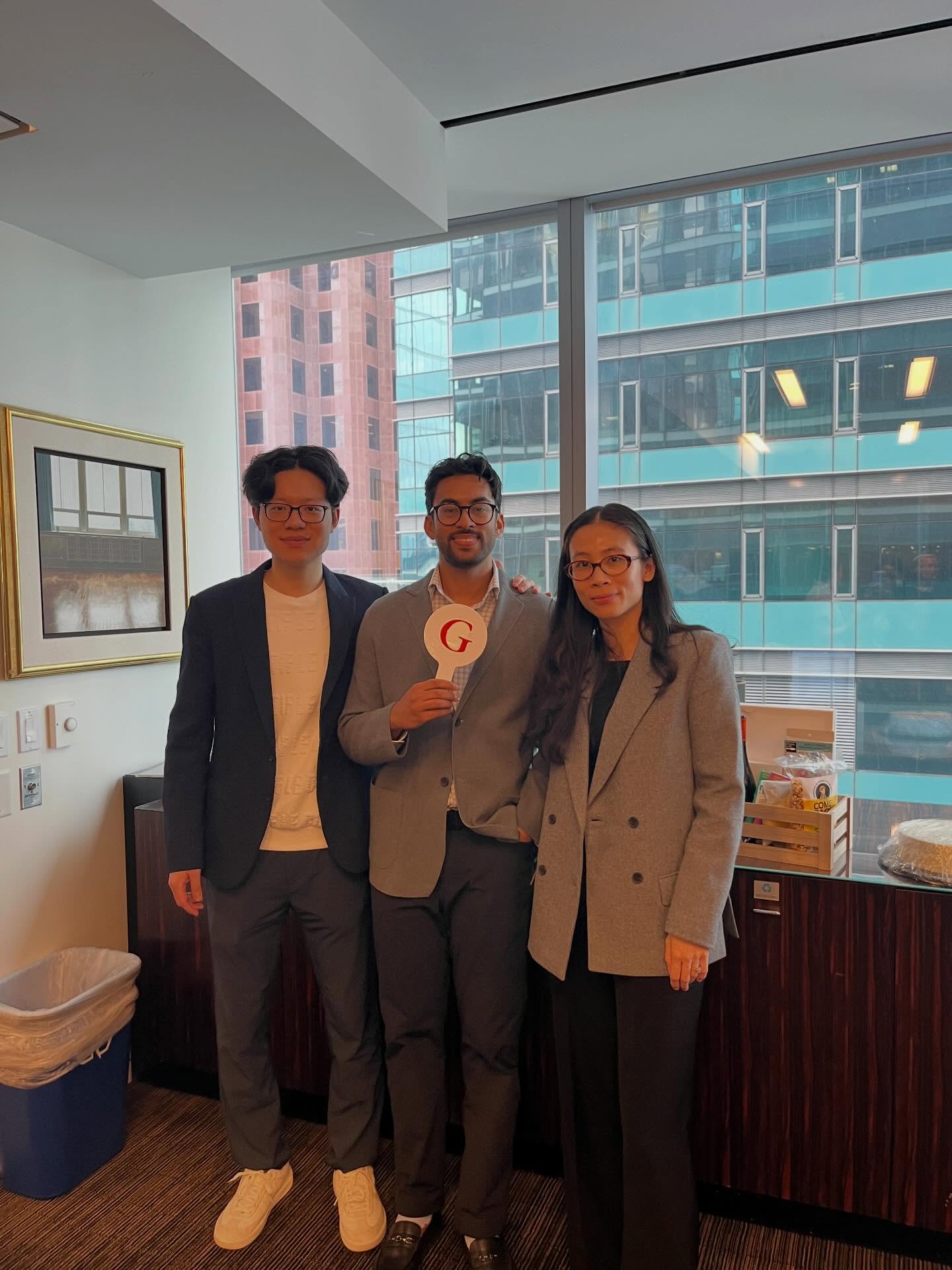 We came, we saw, we bid (and lost…). The articling students loved participating in the annual Give A Night auction in support of the Stephen Lewis Foundation! ❤️💫🎤