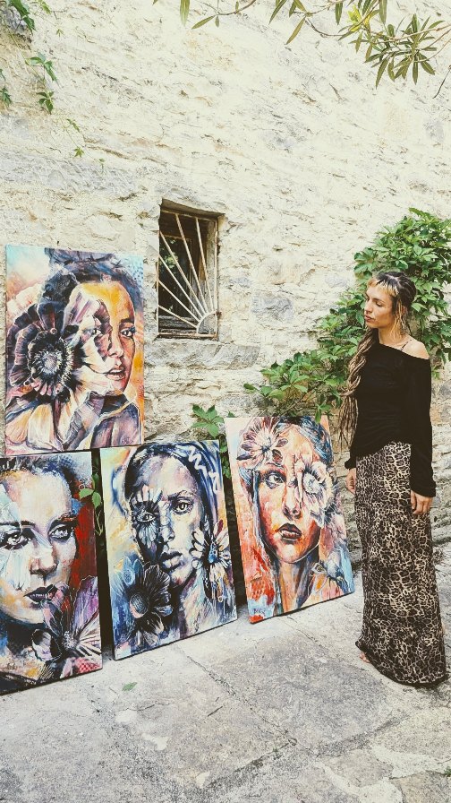 ✨ Prochaine exposition en mai à L'artelier 22, à Gaillac.
J’y présenterai 4 œuvres de ma série Femmes-Fleurs :
Espérance
Gaze n’ Petals
Romy (en collaboration avec @romy_bondy)
Spleen
Une œuvre ne se livre jamais tout à fait à travers un écran.
Sa matière, ses nuances, sa présence et son énergie se découvrent pleinement en vrai.
Si vous êtes dans la région de Gaillac ou Toulouse, je vous invite à venir les découvrir à la galerie tout au long du mois de mai.
N’hésitez pas à me suivre pour ne rien rater de la suite, ou à partager autour de vous.
@belluleart
@patricia_pace22
#gaillac #expositionartistique #expopeinture #expositionart #artistepeintrefrançaise