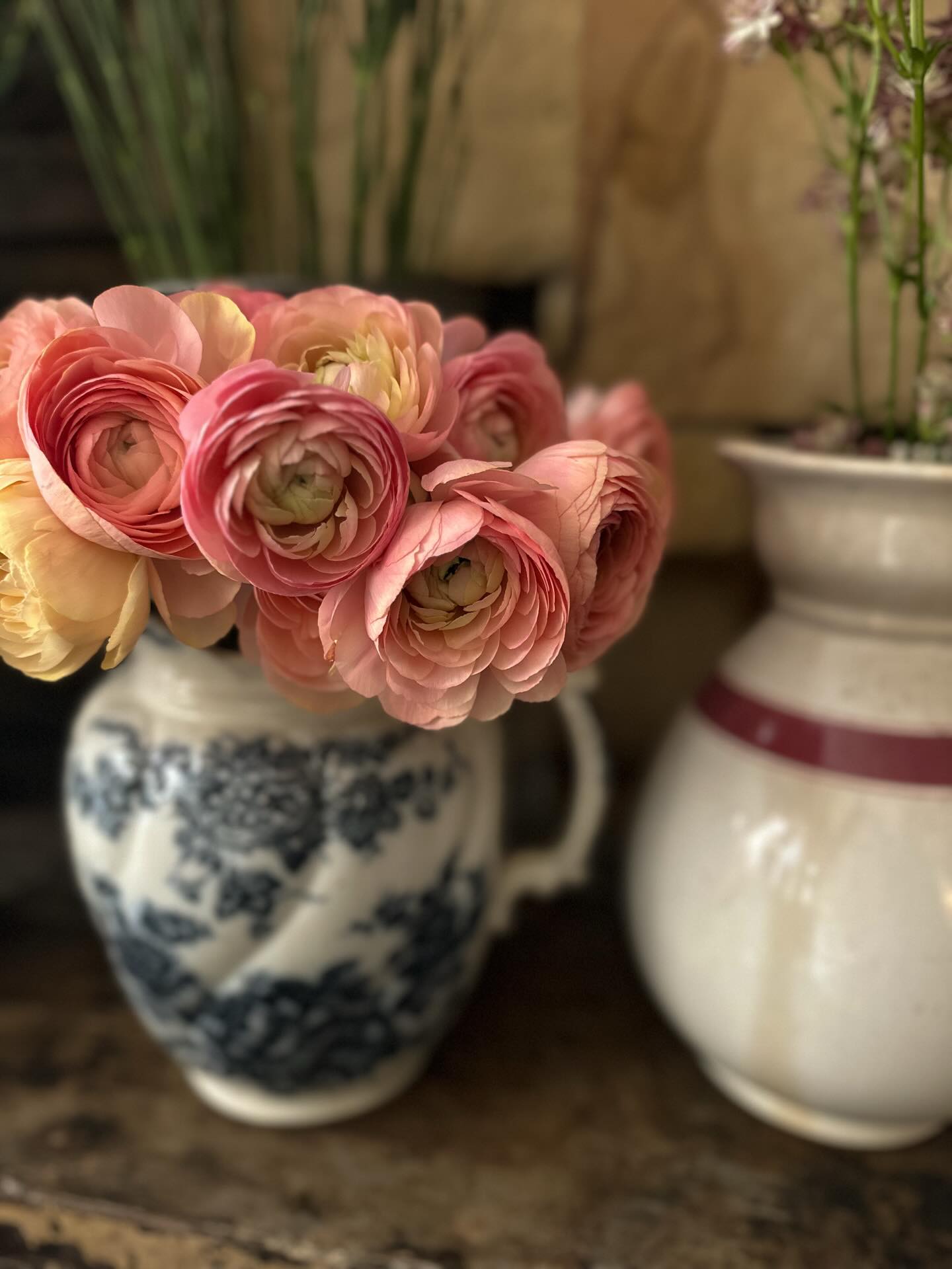 Flowers aren’t just pretty—they speak.
Each bloom carries a message, a feeling, a moment. They’re not meant to last forever, and that’s what makes them so special. A fleeting kind of beauty that, even for a short while, fills a space (and a heart) with joy.
Local delivery available - order either by phone or via our website.