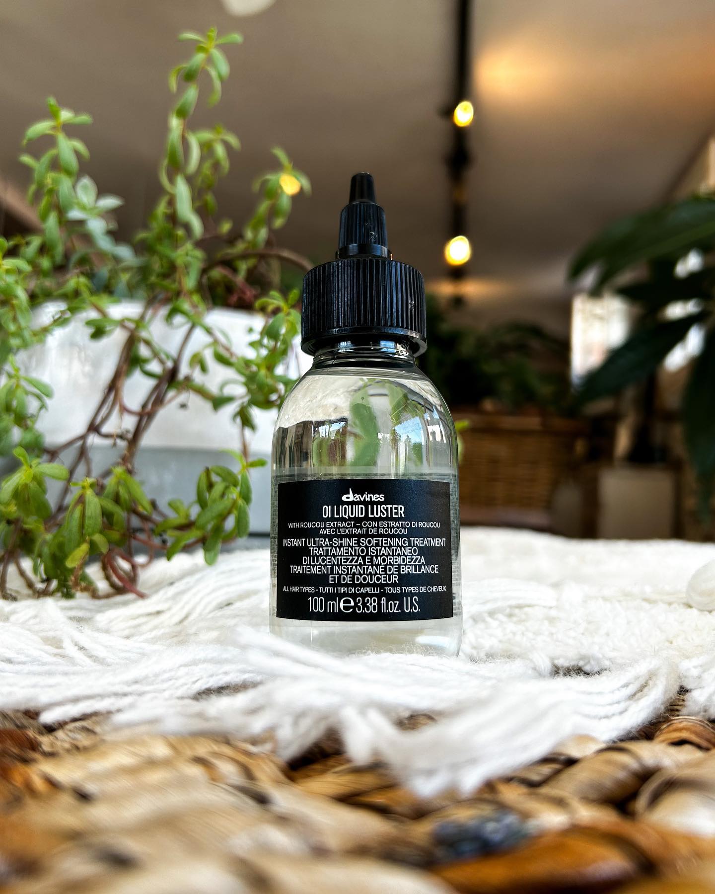 Receive a free mini OI Liquid Luster when you purchase one of the retail-size OI Shampoo and Conditioner!
This instant ultra-shine softening treatment for all hair types. This is a fluid, weightless, rinse off treatment. It instantly gives extra shine, silkiness and extreme softness to the hair, for a glass-like finish.
Buy a retail-sized OI Shampoo or Conditioner and take home this travel-sized treatment for a shine like no other!
.
.
.
.
.
#oi #davines #oishampoo #oiconditioner #oiliquidluster #liquidluster #davinestreatment #shinetreatment #ultrashine #softening #hairshinetreatment #freeproduct #hairgoals #shinyhair #shinyhairgoals
