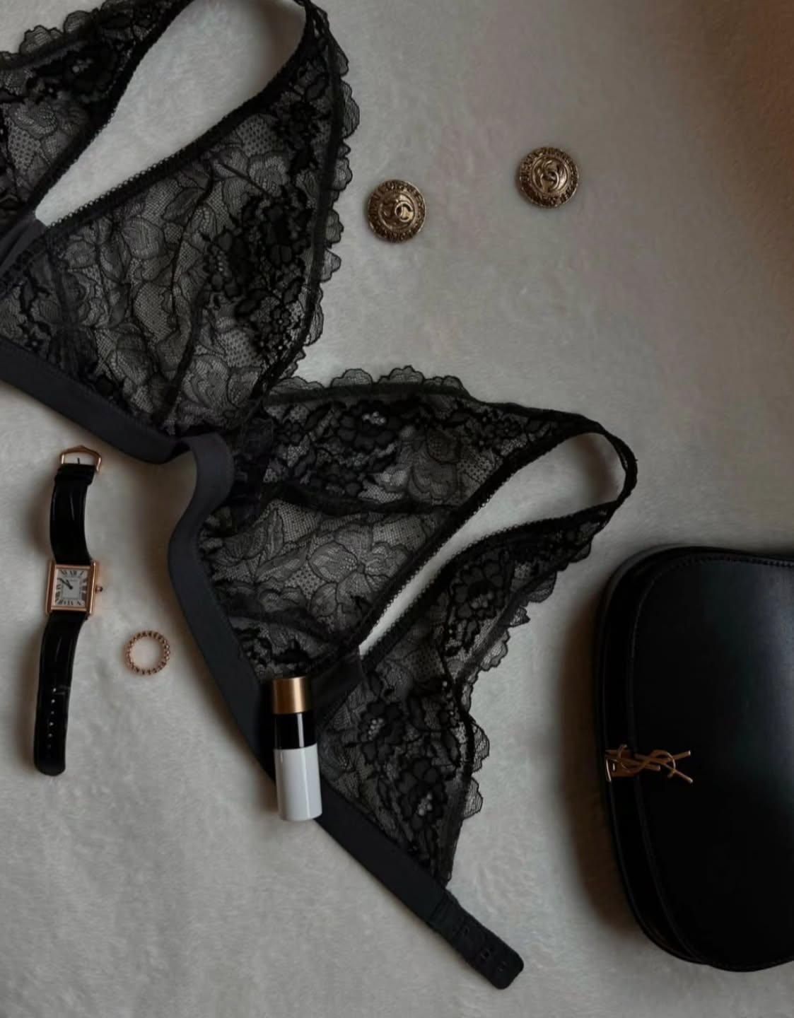 keep it simple 🩶
Wacoal Charcoal Lace Perfection Bralette
Available at IND Collections
#Wacoal
#LuxuryLingerieSA
#EverydayElegance
#LingerieEssentials
#INDCollections