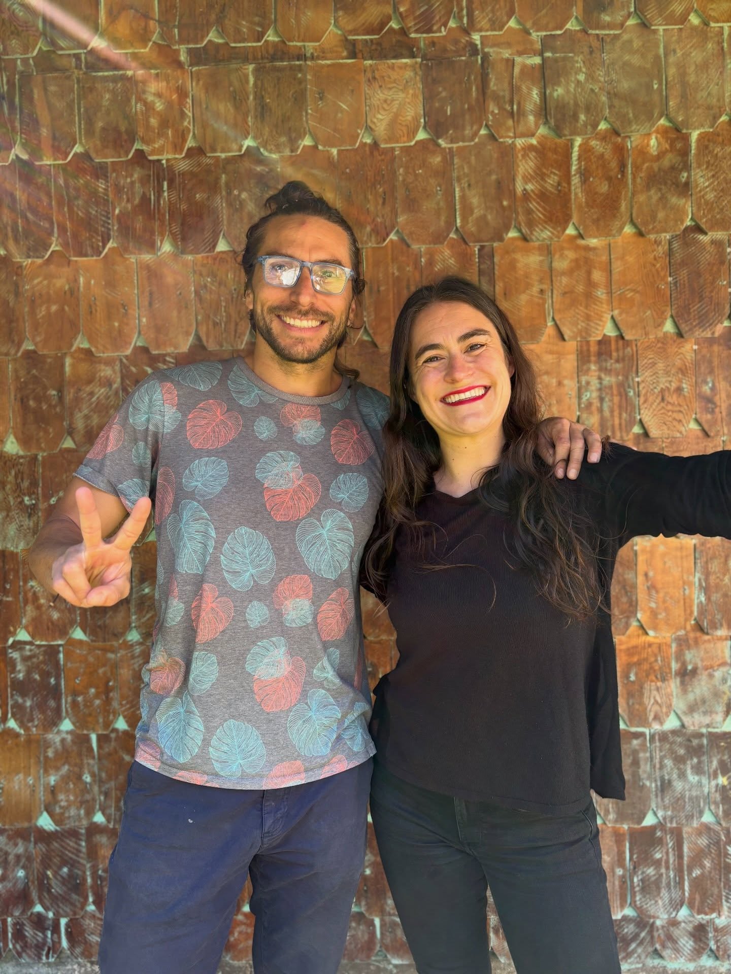 ¡Este fin de semana Puerto Varas está de fiesta! Se correrá por primera vez el triatlón internacional @ironman70.3puertovaraschile y en la #Casona879 tenemos un representante en esta carrera histórica para nuestra ciudad.
¡Toda la suerte a nuestro querido Pato @pigpatriciopen! Te estaremos alentando ¡Vamos que se puede!💪🏼🚲🏊🏃🏻♂️