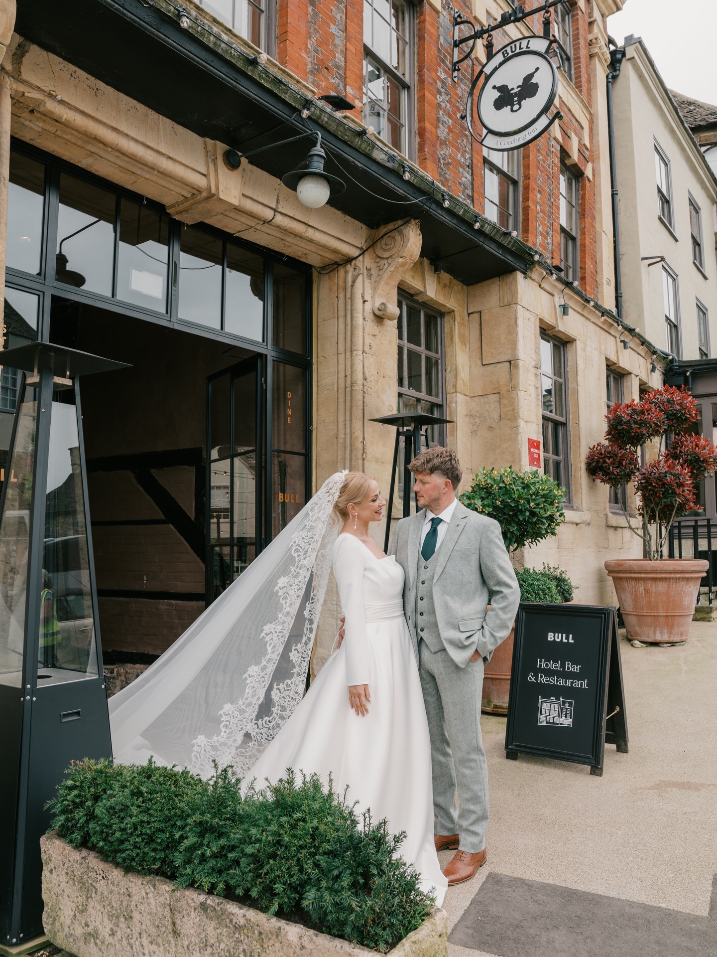 A Luxe Love Affair at The Bull Burford
Yesterday’s styled shoot at The Bull Burford was nothing short of incredible, an effortless blend of refined elegance and intimate charm!
The world of weddings is evolving, and we’re seeing a beautiful shift toward more boutique, intentional celebrations. Couples are choosing intimacy over excess, curating days that feel deeply personal, immersive, and undeniably stylish. And venues like The Bull Burford embody this movement perfectly!
With its rich character, elevated interiors, and that unmistakable Cotswolds charm, The Bull offers a setting that feels both luxurious and inviting. It’s the kind of place where every corner tells a story, where design meets warmth, and where a wedding naturally becomes an experience rather than just an event. It truly has my heart, I love it here more than I can put into words 🤍
Paired with an exceptional team of creatives and the timeless sophistication of Rosa Clará couture, this shoot captured a vision of modern luxury, where every detail is considered, every texture intentional, and every moment beautifully understated.
It felt so special to create in a space I adore so deeply, alongside such an incredibly talented team.
For those dreaming of a wedding that is intimate yet elevated, editorial yet heartfelt… The Bull Burford is simply everything!
The incredible team of suppliers:
Venue - @bullburford
Photographer - @capturedmomentsjen
Dress, veil & earrings - @annabelsarahbridal / @rosa_clara
MUA - @daniellelouiseartistry
Hair - @sirenhairart
Stylist & florals - @ambienceoxfordshire
Stationary - @sinta.designs
Cakes - @farmhousecakes
Suit - @djformalwear
Model couple - @foreverlaurenandjames
#LuxuryWedding #BoutiqueWedding #TheBullBurford #CotswoldsWeddings EditorialWedding RosaClara IntimateWedding UKWeddingInspo StyledShoot ModernBride